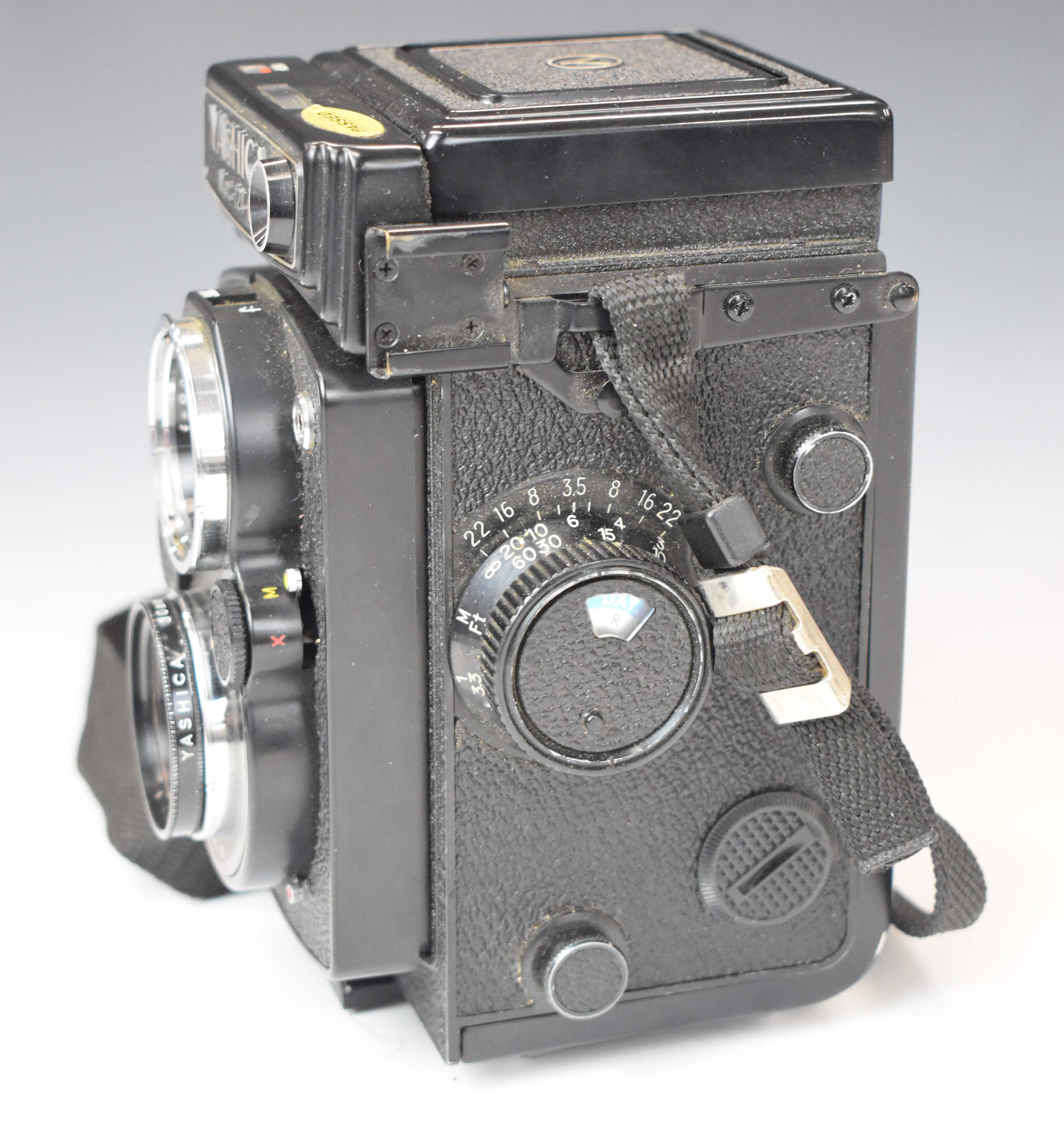 Yashica Mat-124G TLR camera with 80mm 1:3.58 lens, in original case - Image 2 of 5