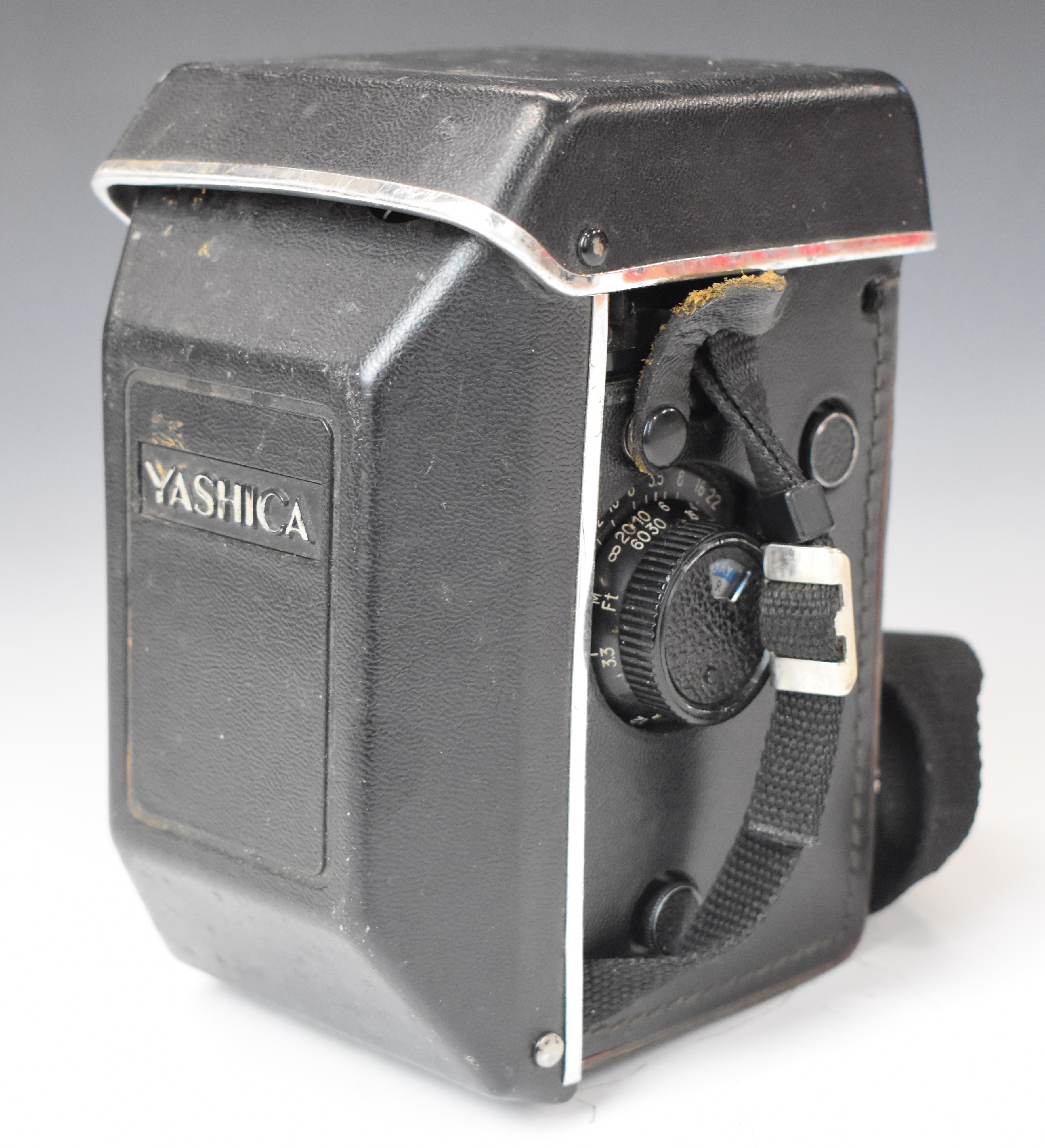 Yashica Mat-124G TLR camera with 80mm 1:3.58 lens, in original case - Image 5 of 5