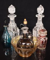 Seven pieces of Victorian and later glassware including a flash overlaid pedestal dish decorated