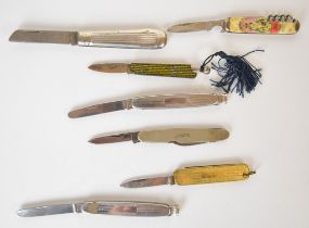 Seven pocket / folding knives including Rodgers Smoker's, Richards and a Queen Elizabeth