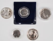 Three 1oz silver £2 coins comprising 2008 Britannia, 2019 Shield of Arms and 2019 Buckingham Palace,