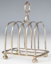 Walker & Hall George V hallmarked silver five bar toast rack, Sheffield 1925, height 11cm, weight