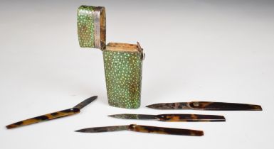 Georgian shagreen cased etui with silver collar, button and plaque, named to H.J.Fetlow, opening