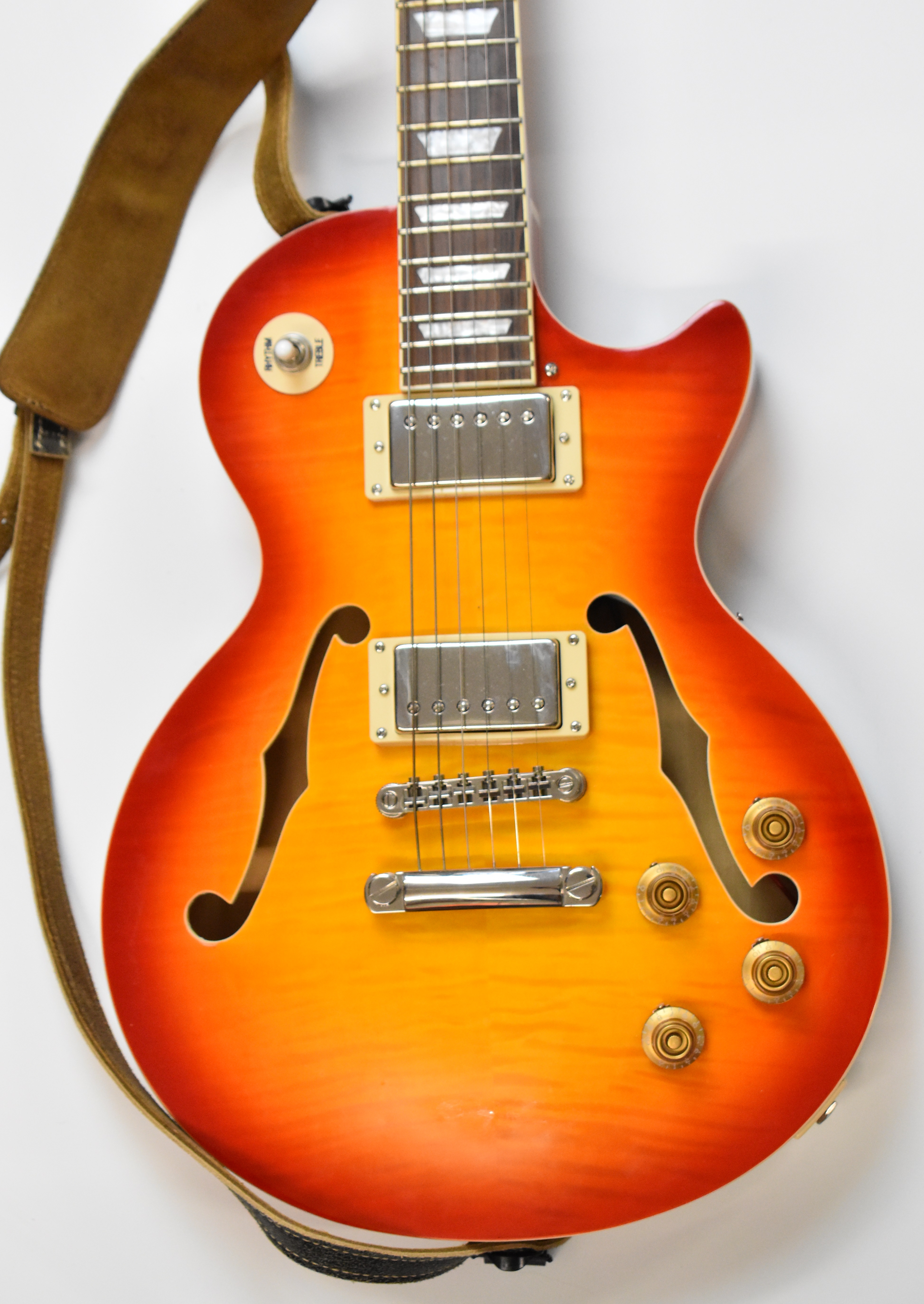 Epiphone Les Paul ES semi-hollow body electric guitar in Cherry Sunburst finish, 22 frets, serial - Image 2 of 7