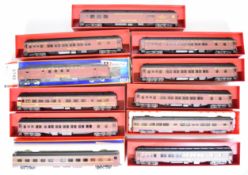 Eleven Rivarossi H0 gauge Pullman Pennsylvania RR passenger coaches, all in original boxes.