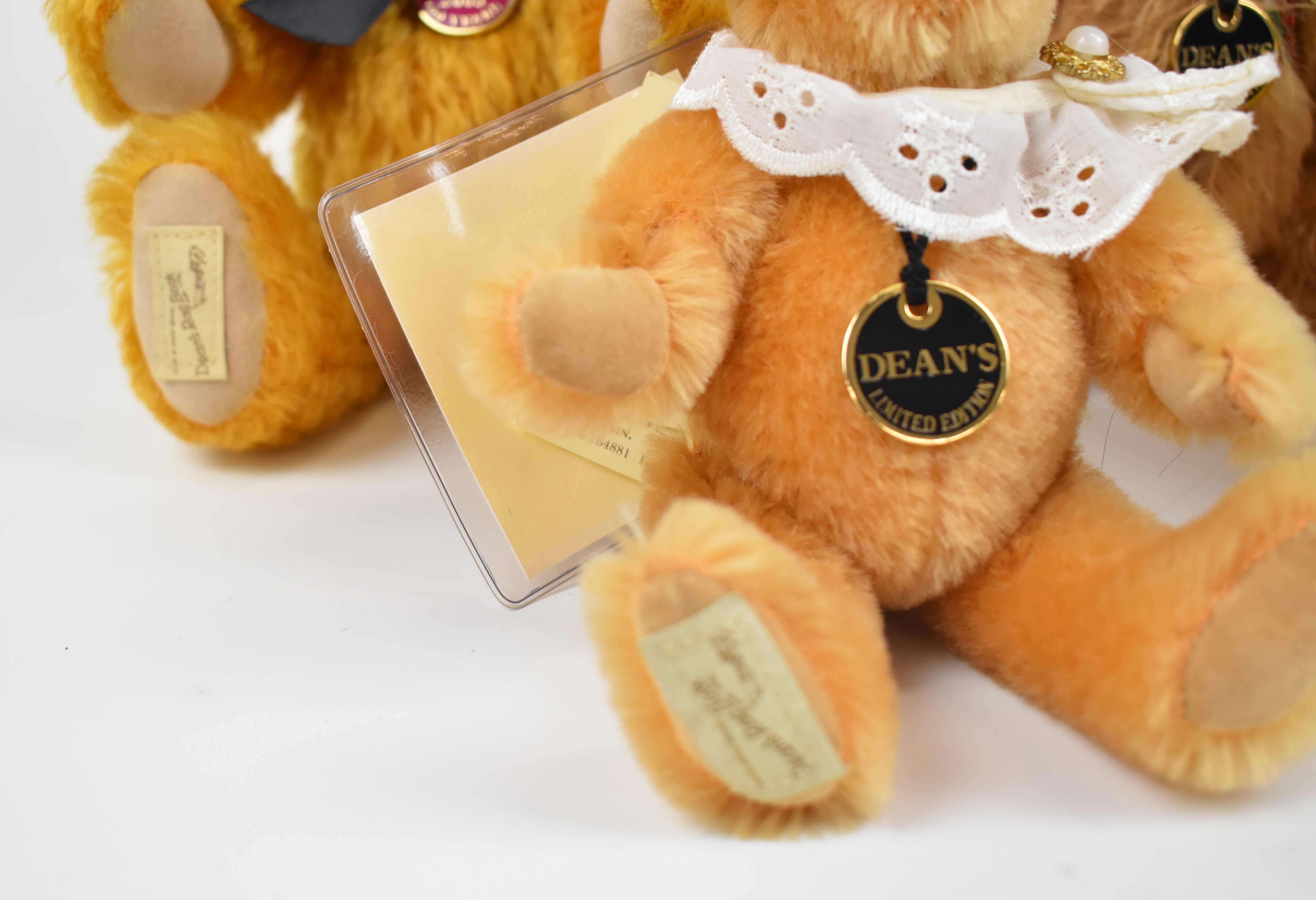 Twelve Deans Rag Book limited edition Teddy bears, most with original labels and tags to include - Bild 23 aus 24