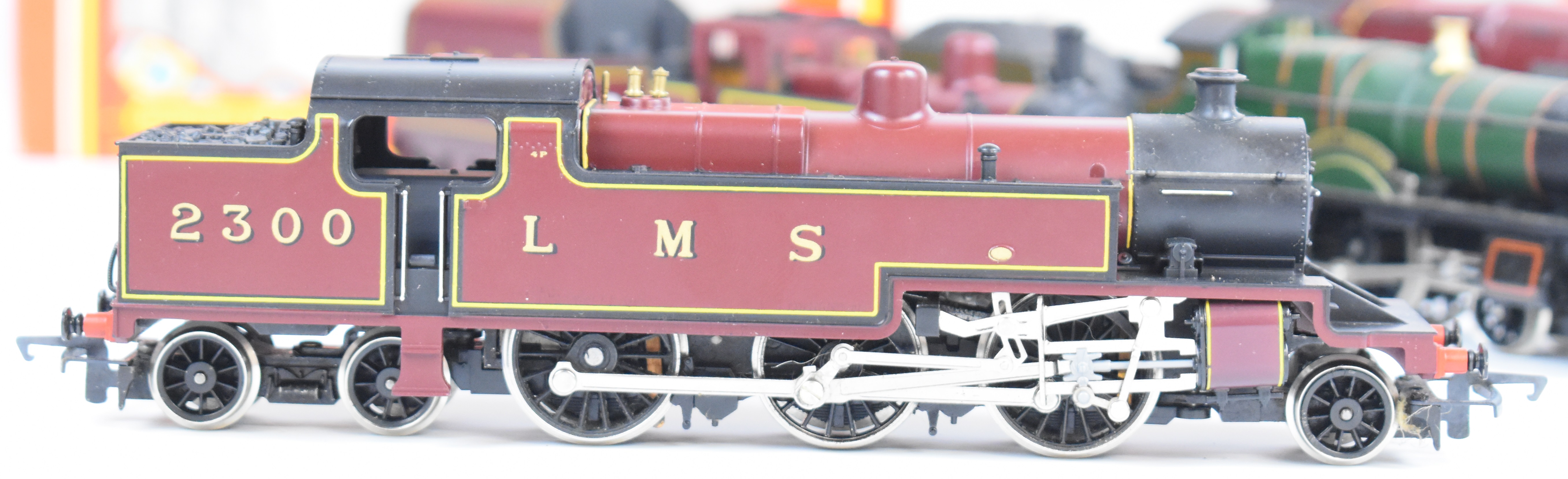 Four Hornby 00 gauge model railway locomotives to include GWR County Class 'County of Bedford' R.392 - Image 2 of 5