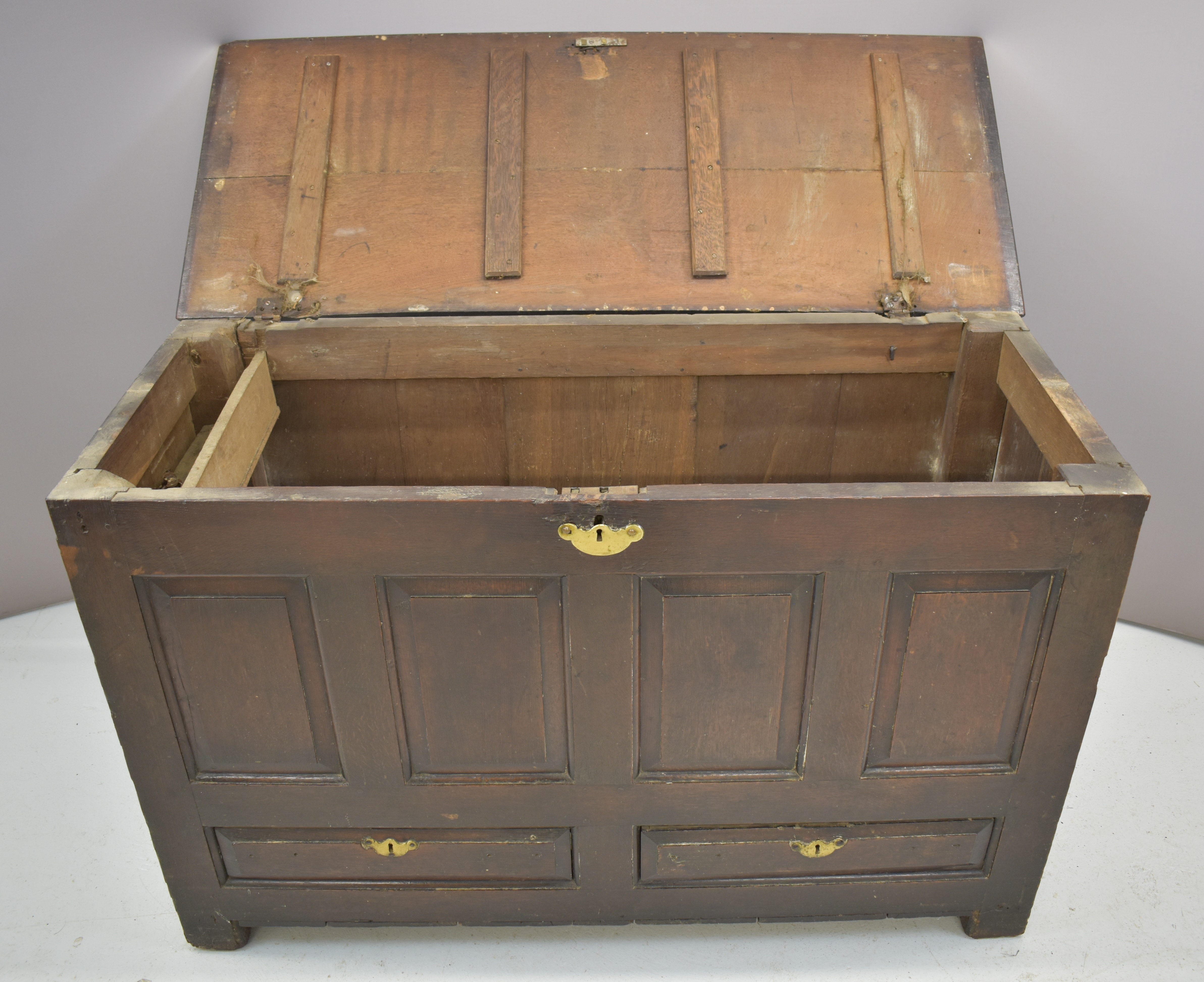 19thC oak panelled trunk with two faux lower drawers, W137 x D57 x H86cm - Image 5 of 7