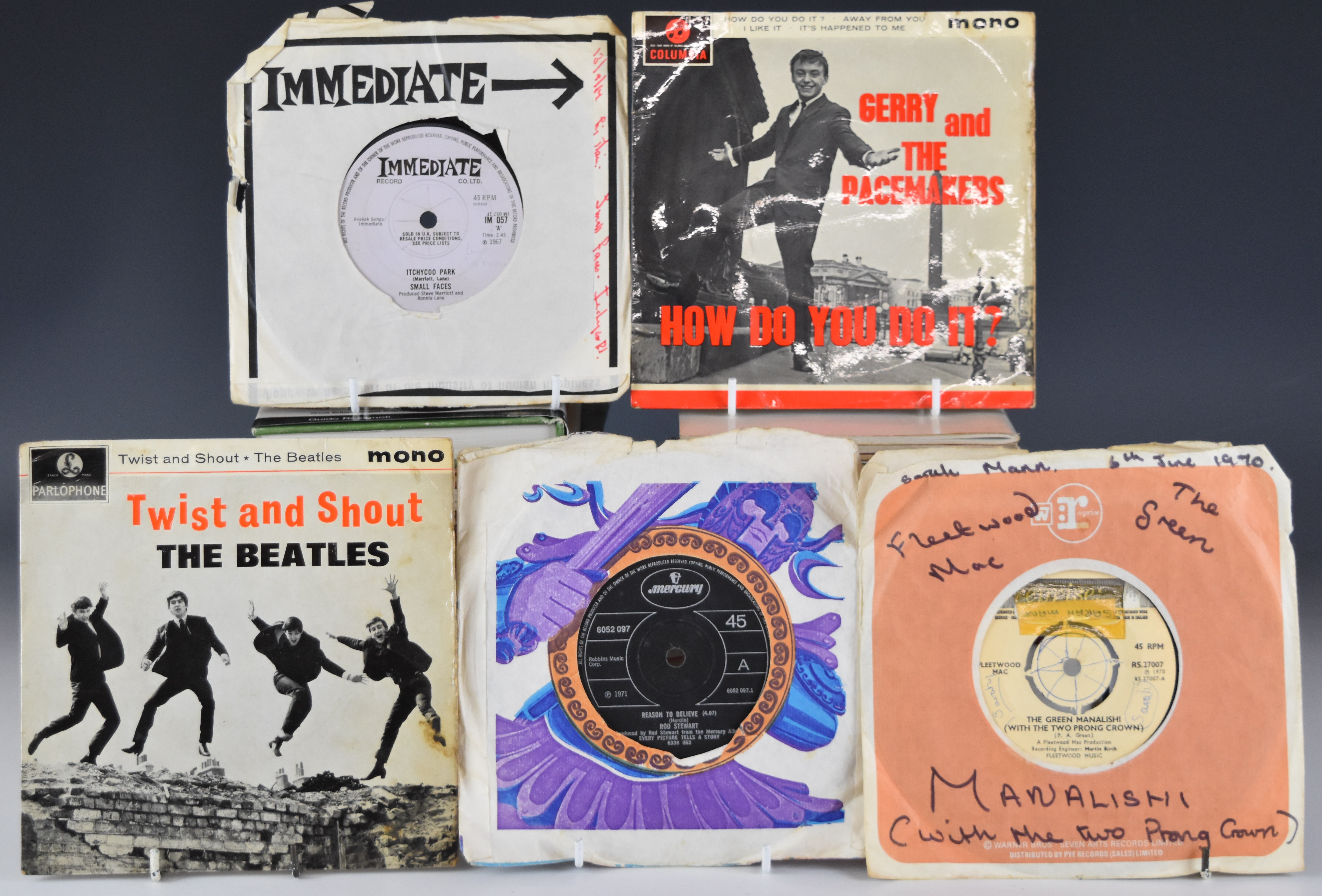 Approximately 75 mostly 1960s 7" singles including The Beatles, Gerry and the Pacemakers, Small