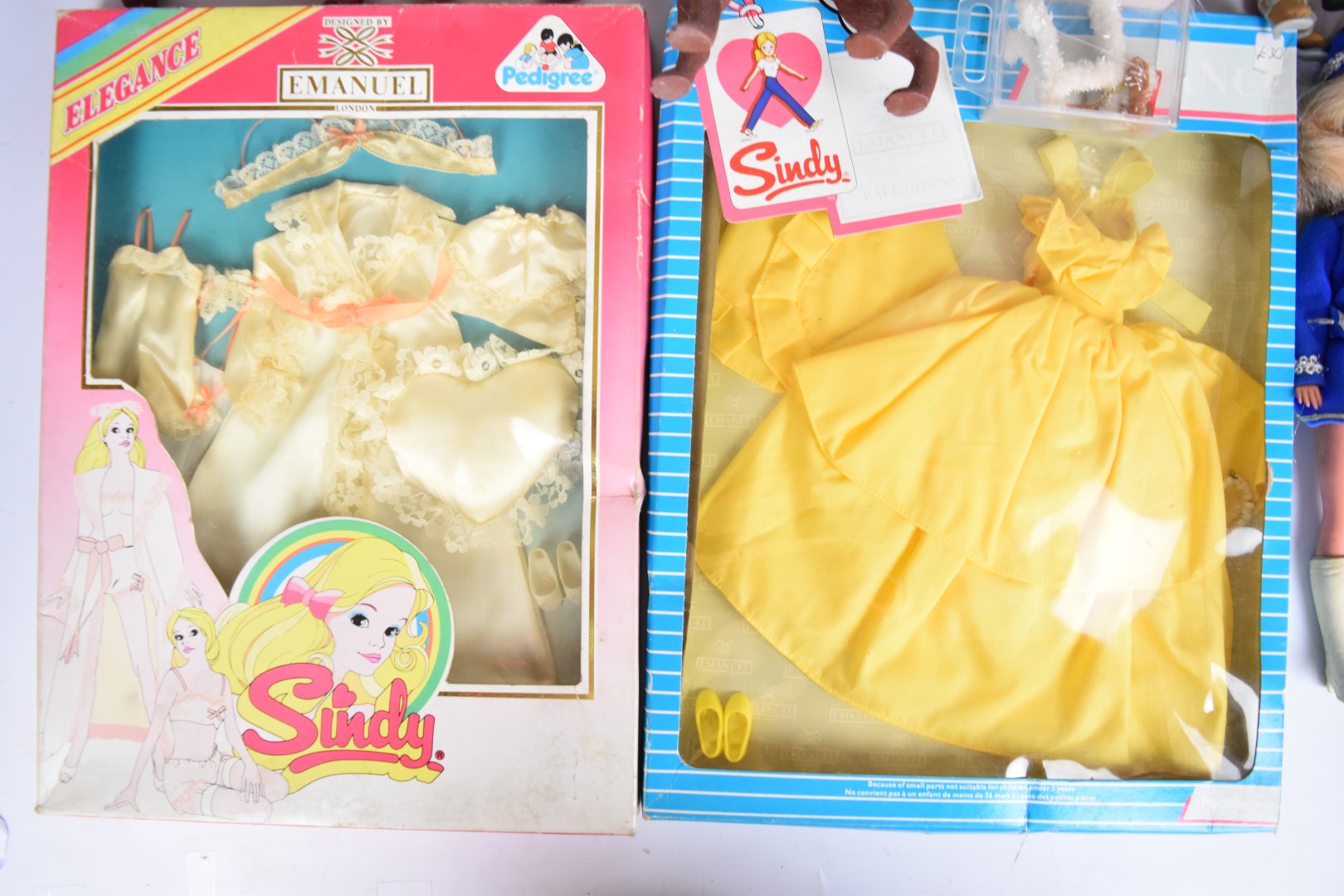 A collection of vintage Sindy dolls, clothing and accessories by Pedigree to include Sindy, Paul and - Image 4 of 7