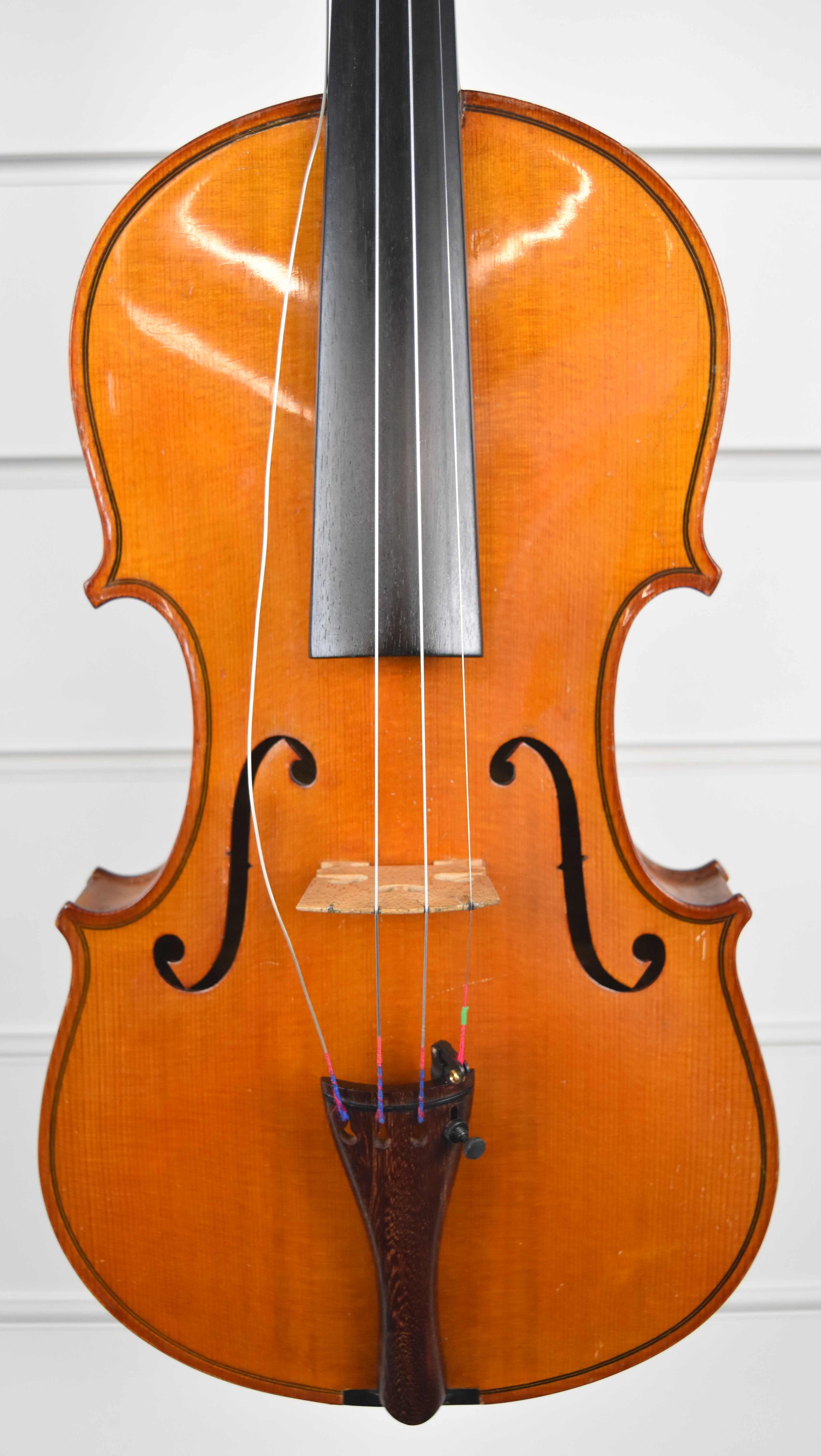 German 1920s two-piece back violin bearing the label Carl Meyer Voigtlandiches Fabrikat no 2006, - Image 2 of 9