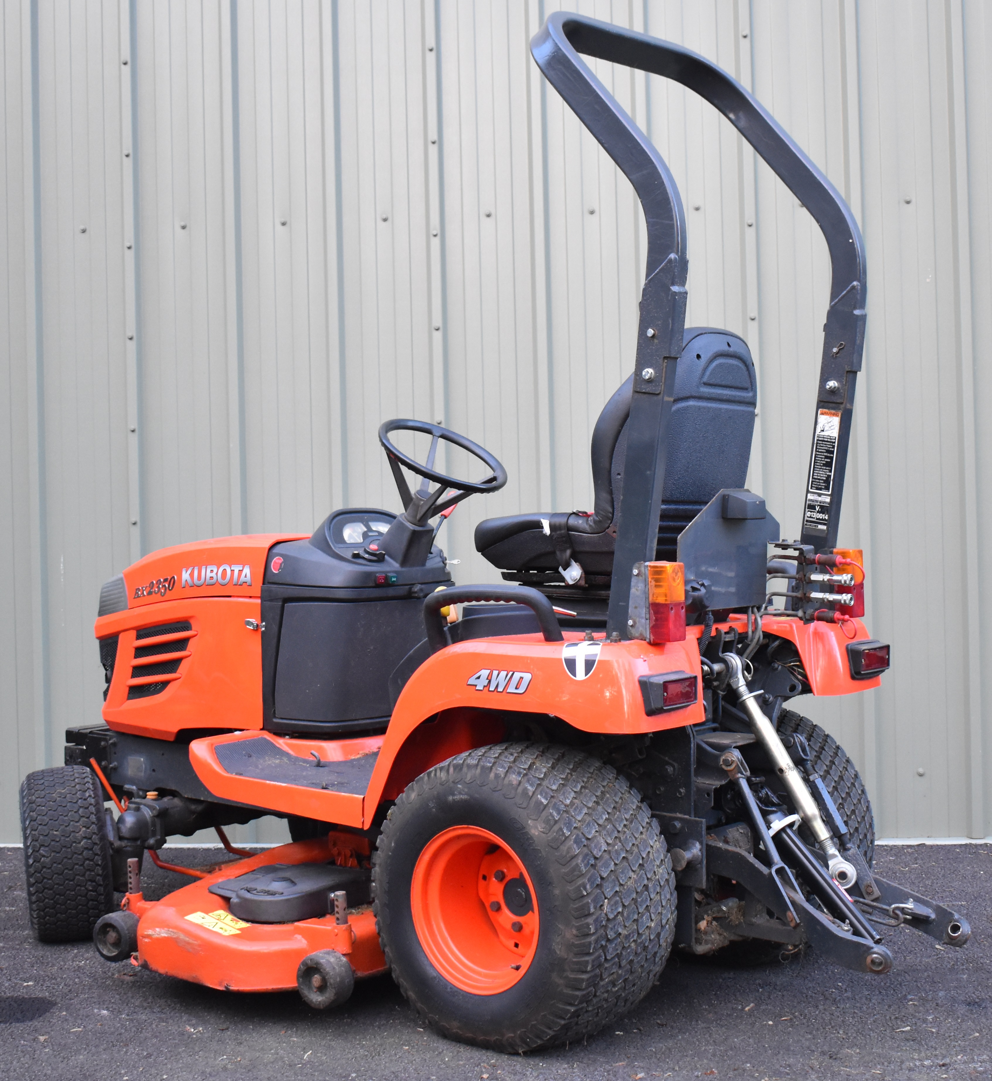 Kubota BX2350 mini tractor mower with three point linkage, power take off (PTO), hydraulics, - Image 13 of 17