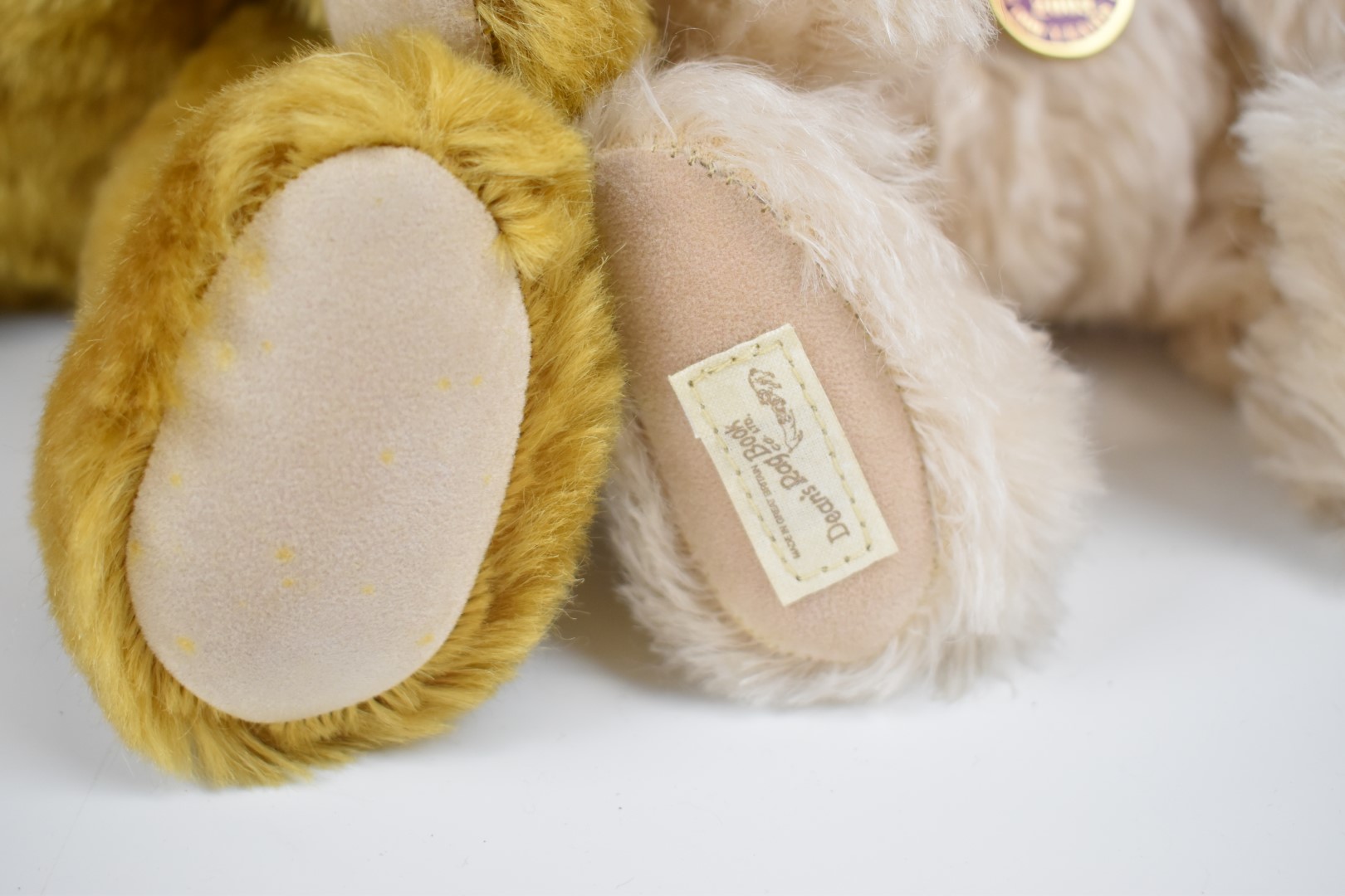 Twelve Deans Rag Book limited edition Teddy bears, most with original labels and tags to include - Bild 3 aus 24