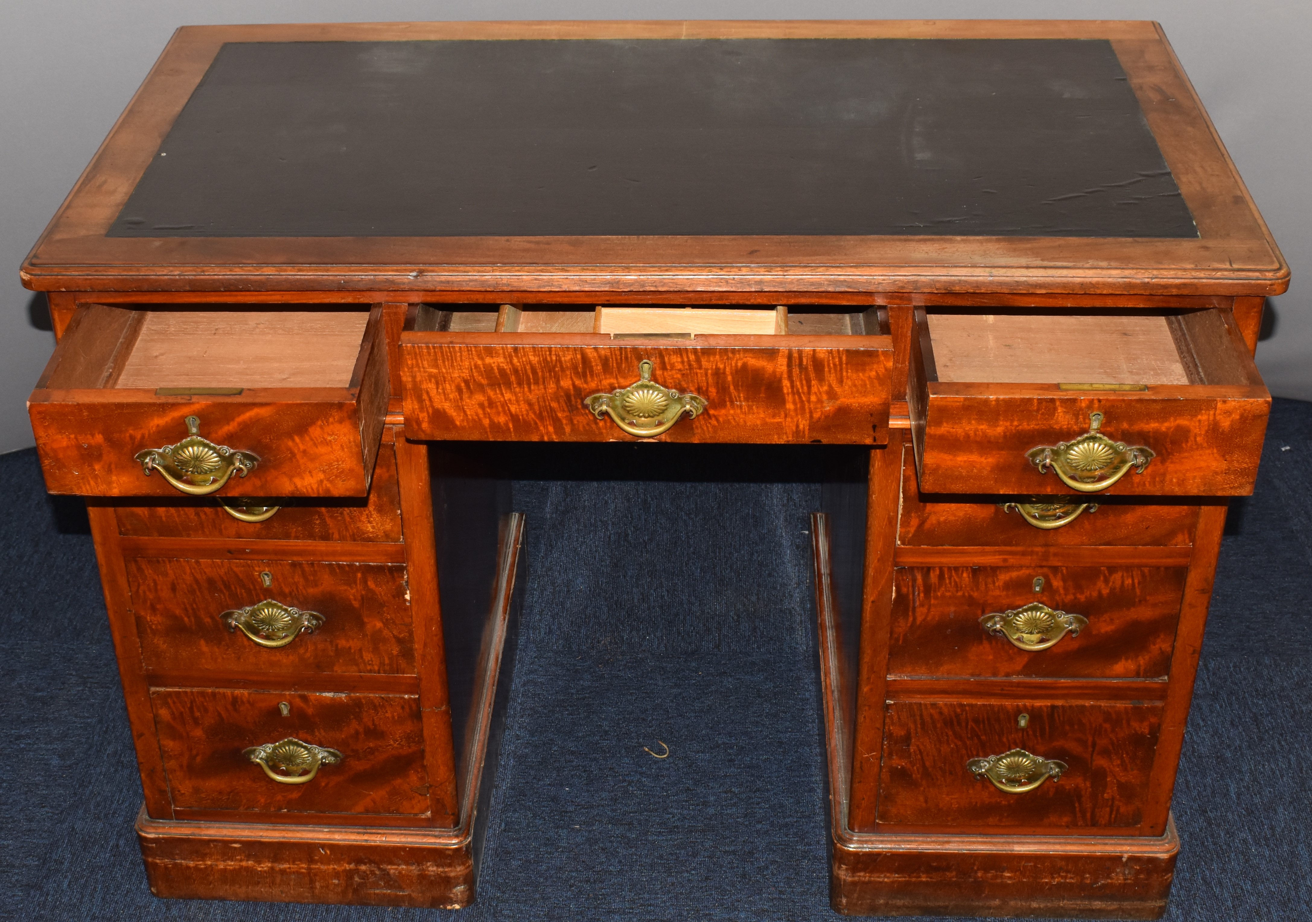 19th / 20thC mahogany leather inset twin pedestal desk of nine drawers, W107 x D60 x H74cm - Image 2 of 4