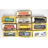 Ten Bachmann and Roundhouse H0 gauge American box cars and wagons to include New York Central,