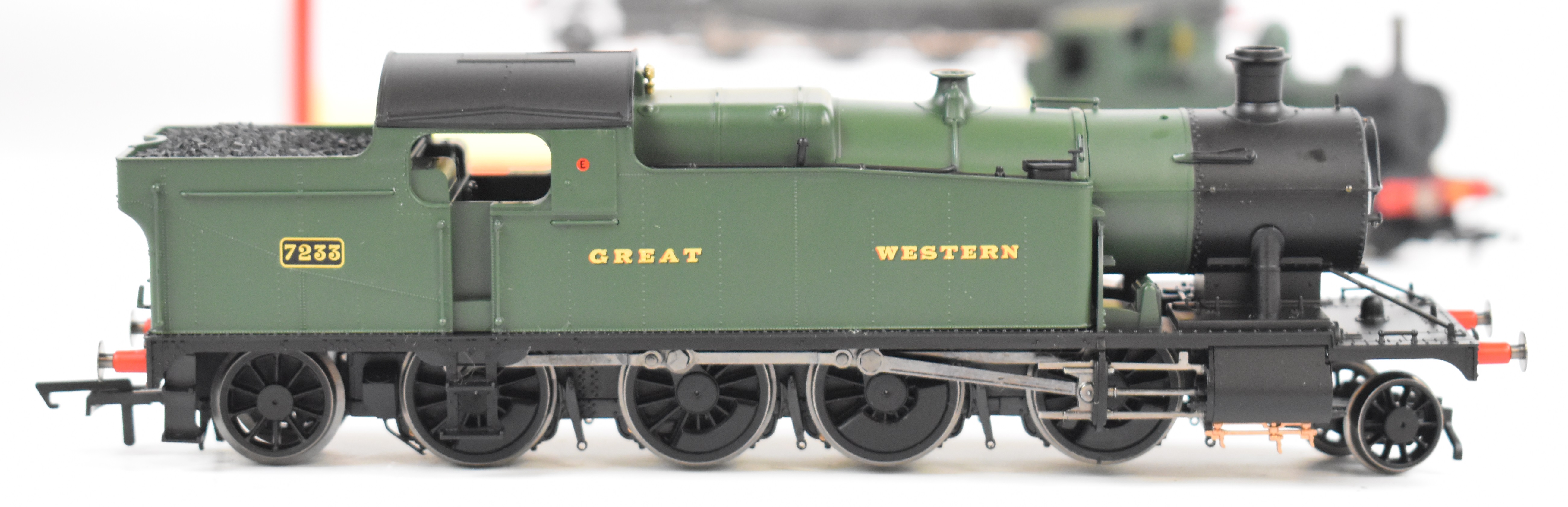 Two Hornby 00 gauge model railway locomotives comprising GWR 0-4-2T Class 14xx '4819' R3117 and - Image 2 of 9