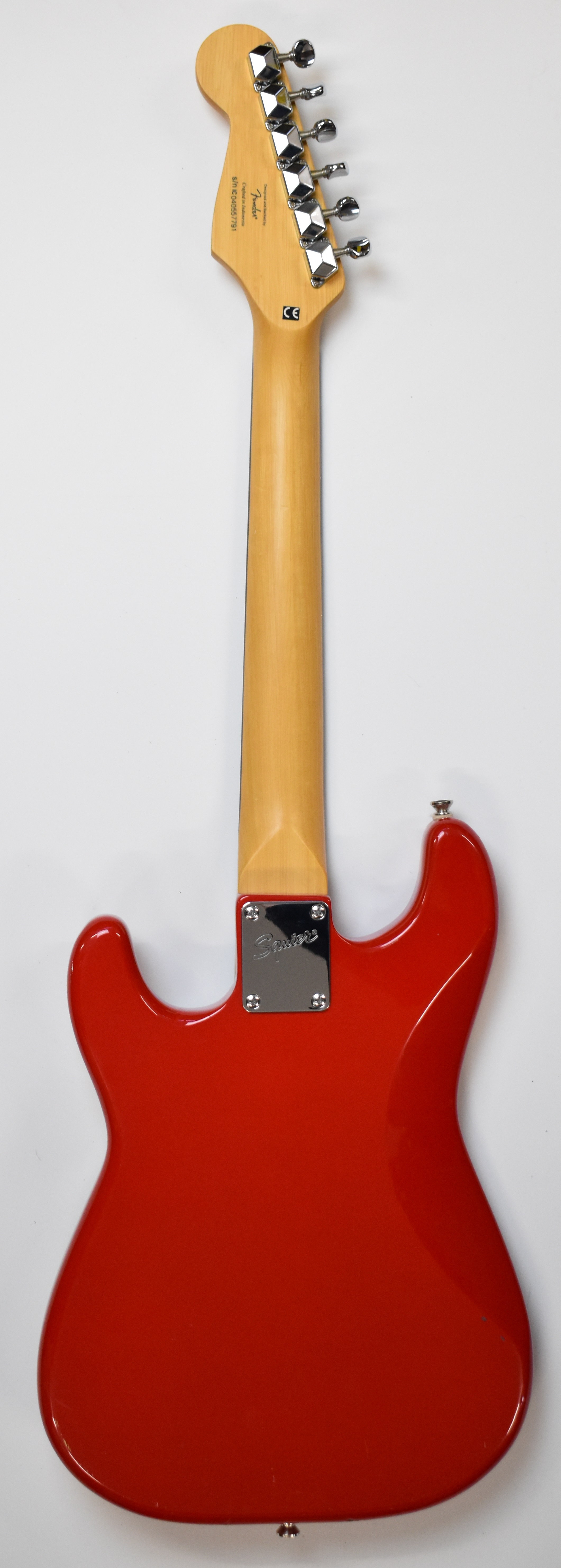 Squire Mini Stratocaster ¾ size electric guitar by Fender, with 20 frets and red finish, serial - Image 4 of 6