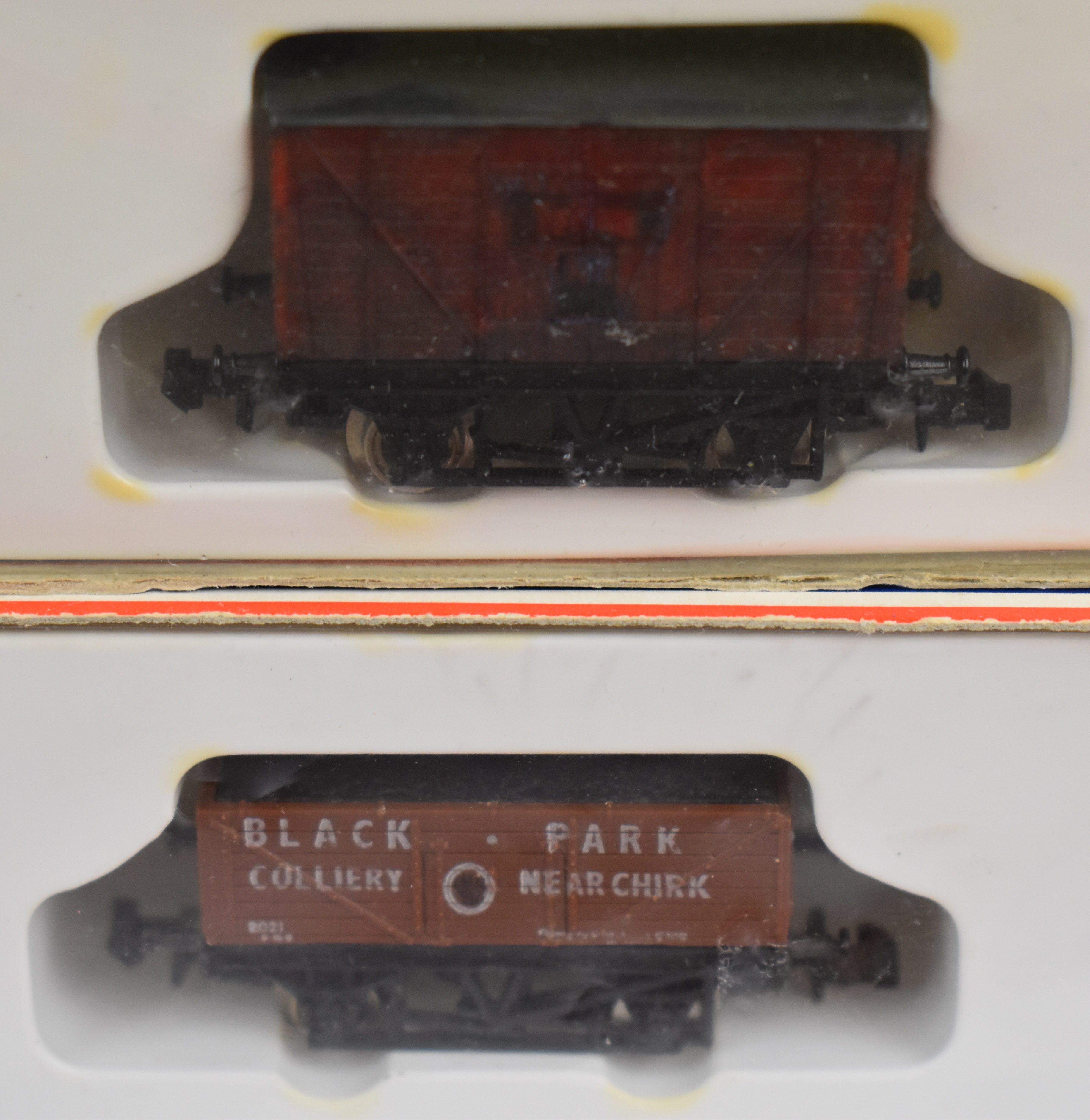 Three Graham Farish N gauge GWR locomotives comprising 9400 Class Pannier Tank, Prairie Tank and - Image 6 of 11