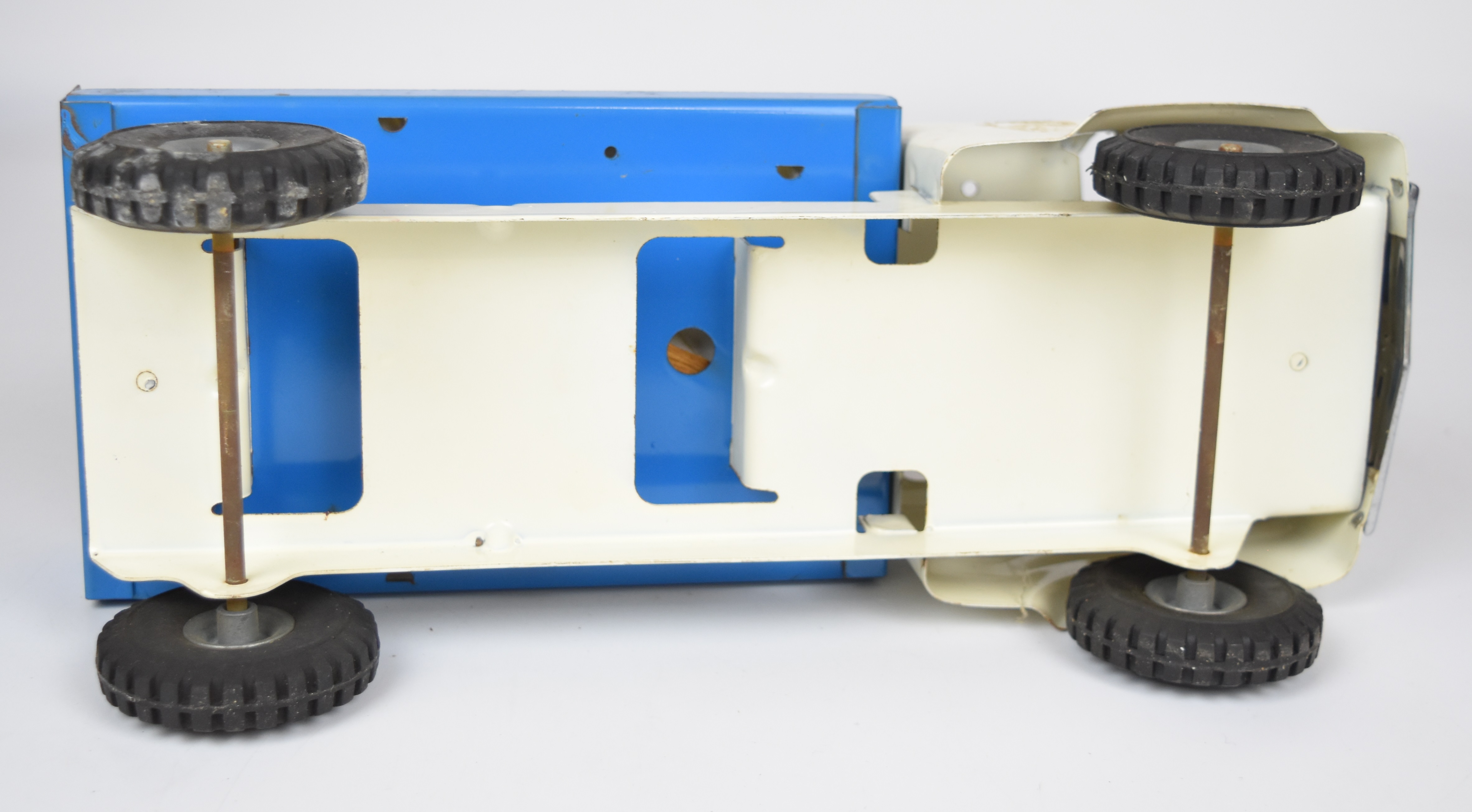 Tri-ang pressed steel milk truck or float with white cab and blue bed, complete with milk bottles. - Image 4 of 4