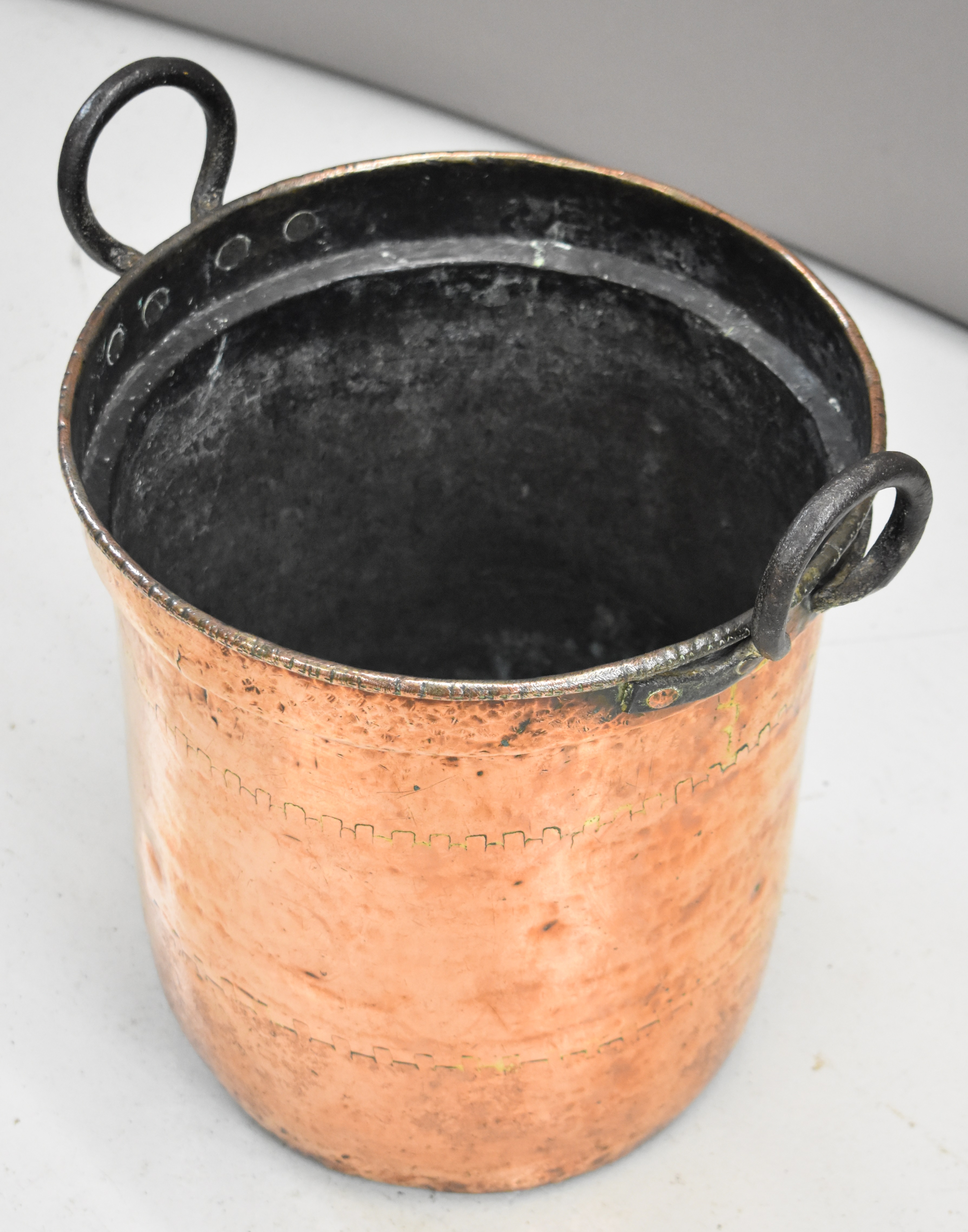 19thC twin handled copper pot with engraved decoration, diameter 33 x height 36cm - Image 3 of 3