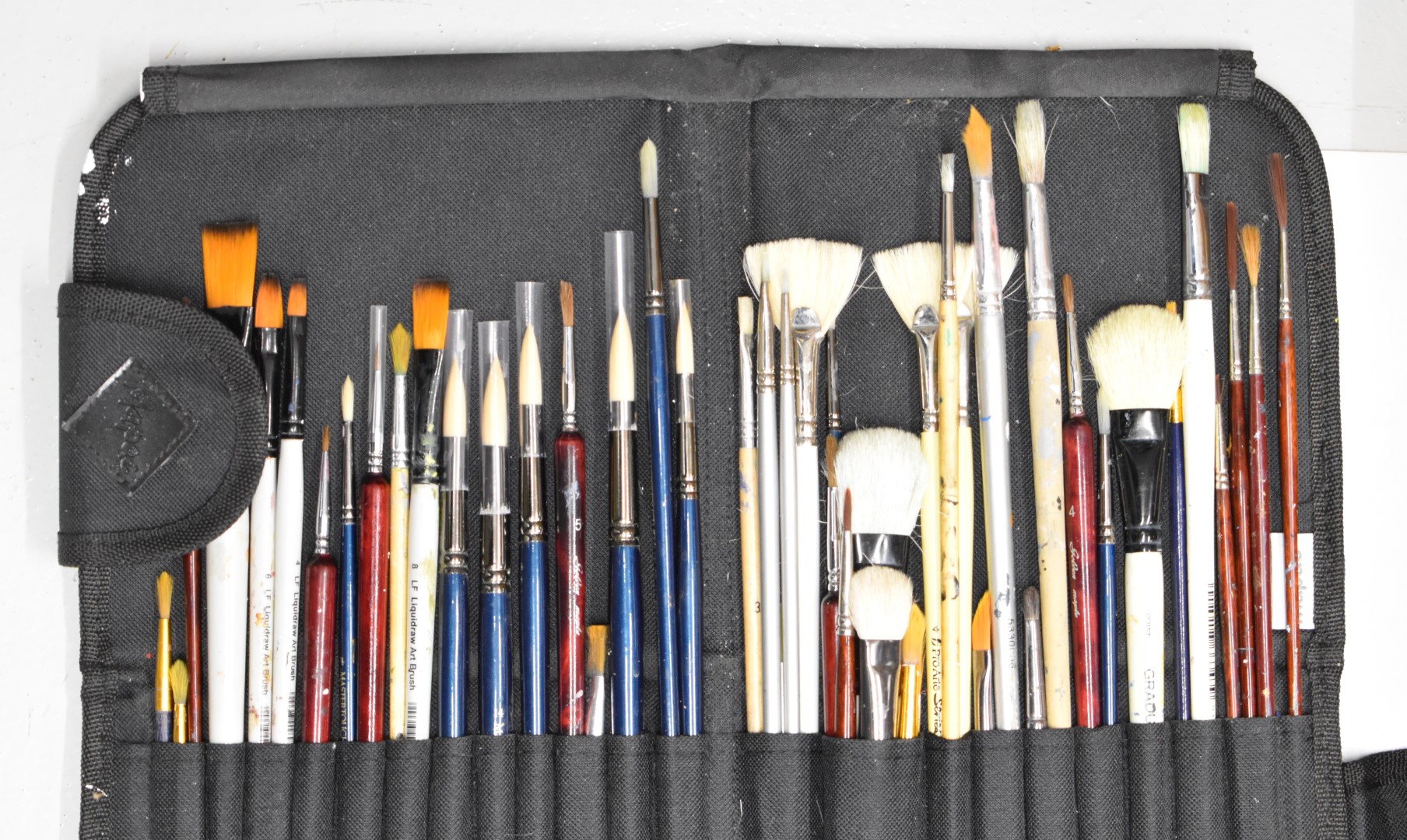 Large collection of artist's materials, brushes, acrylics, palettes, Winsor and Newton easels, lay - Image 9 of 10