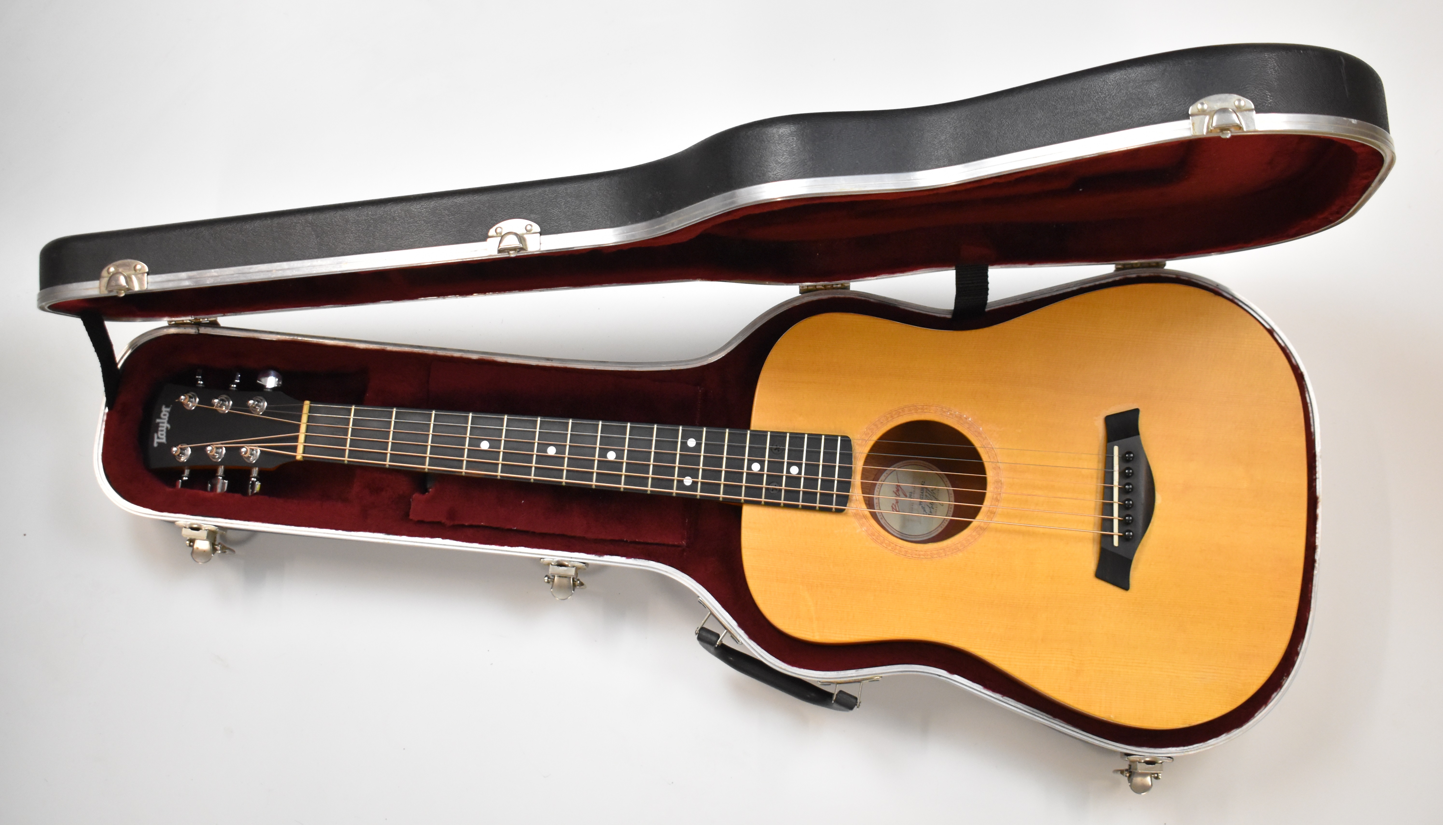 Taylor Baby 301 3/4 size USA made 19 fret acoustic guitar in fitted Taylor hard case, length 86cm - Image 9 of 9