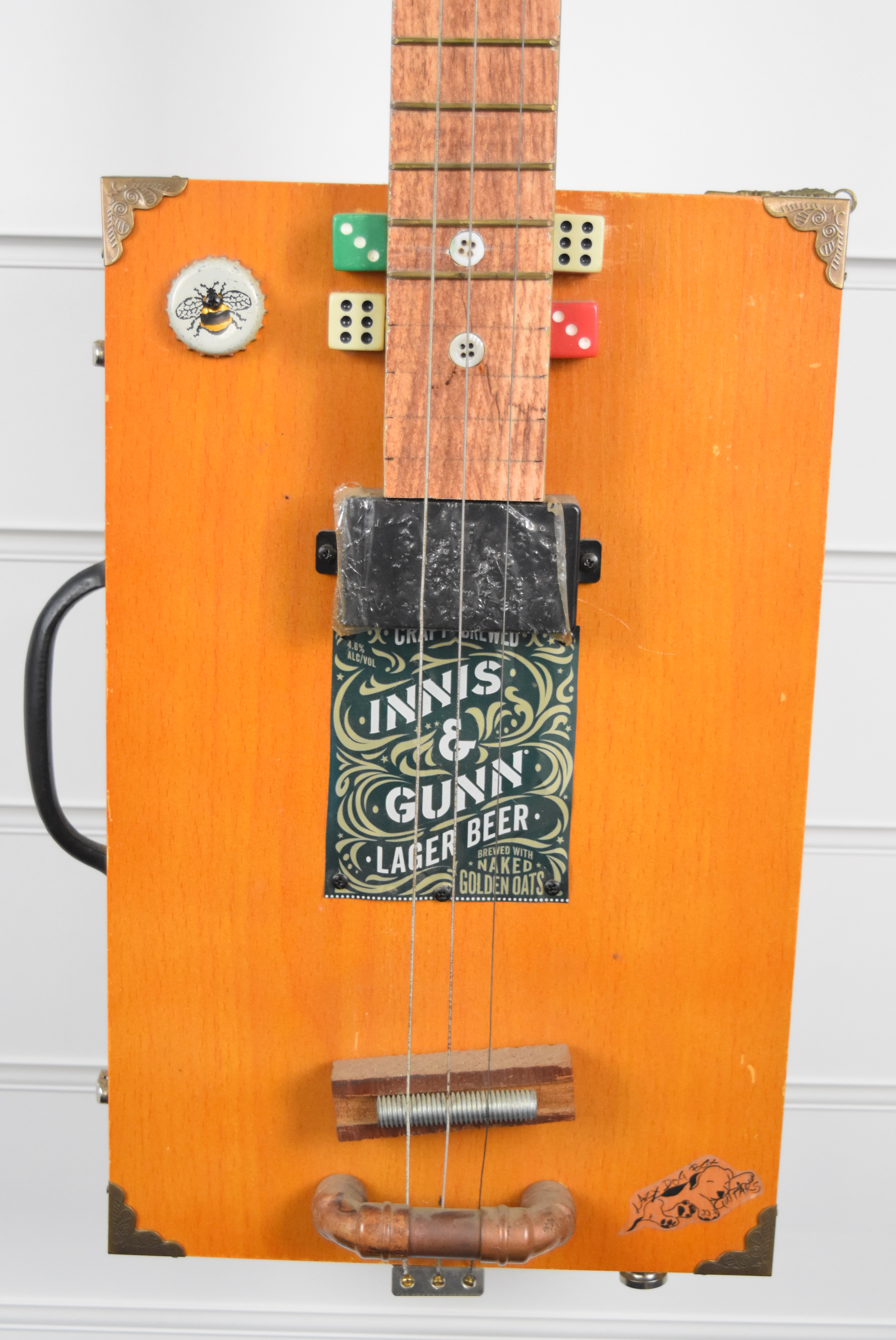 Novelty three string 'cigar box' style electric guitar, 17 frets, length 81cm. - Image 2 of 4