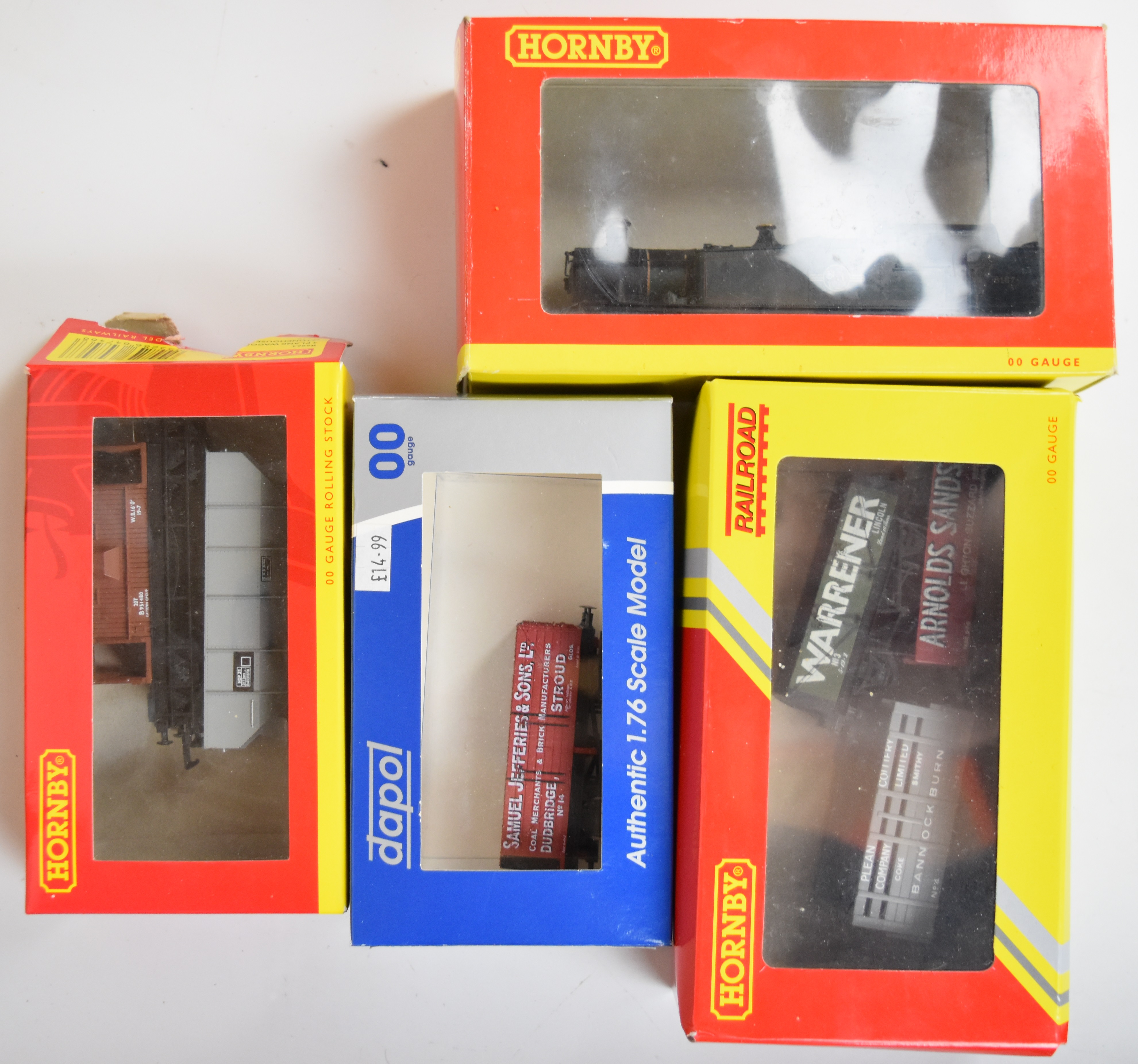 A collection of 00 gauge model railway to include Mainline and Hornby locomotives, passenger - Image 4 of 6