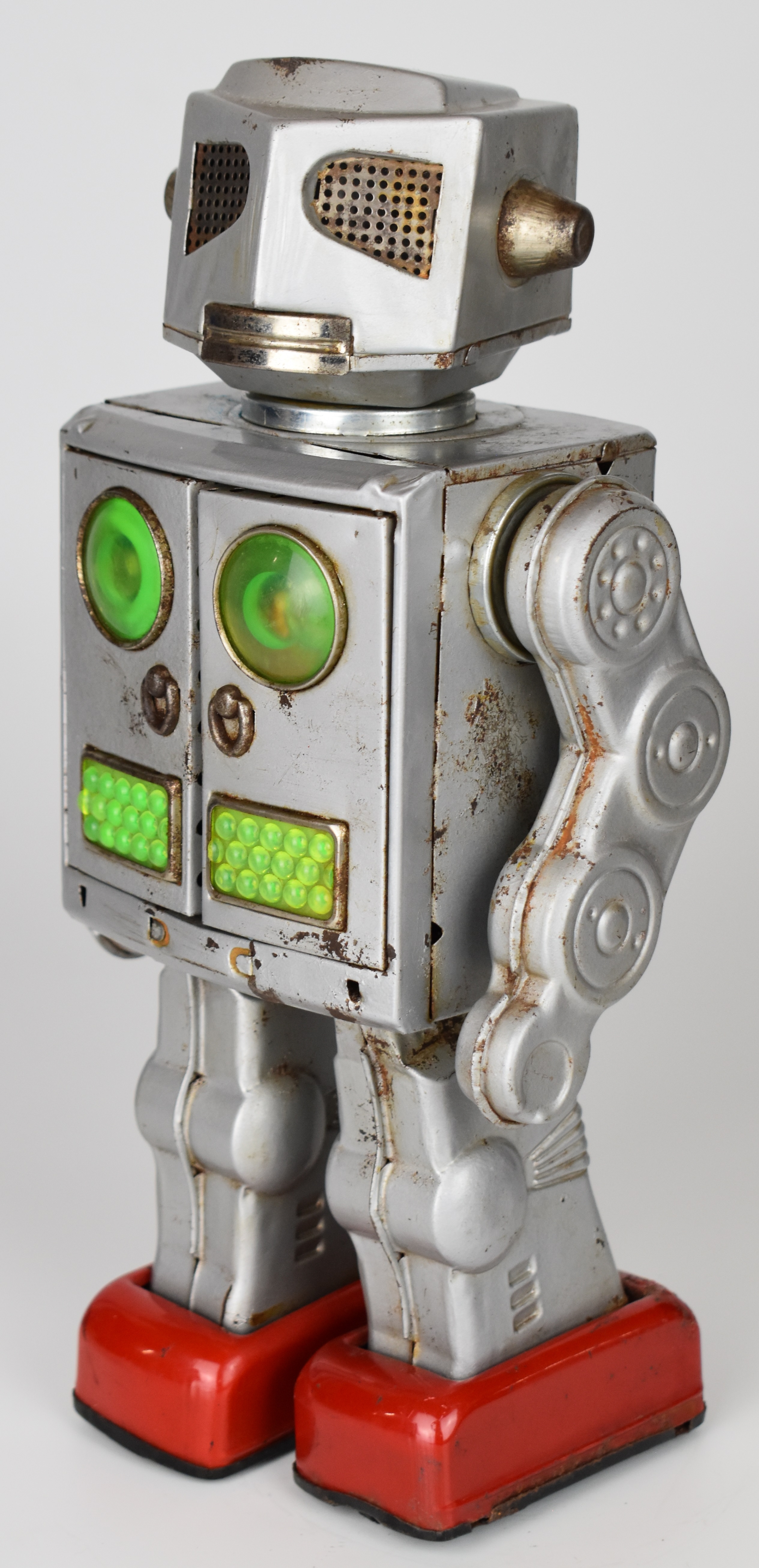 Japanese battery operated tinplate 'Attacking Martian' robot by Horikawa (SH Toys), height 29cm.