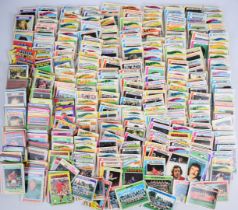 Over eight hundred 1970's football trading cards by Topps Chewing Gum Inc.