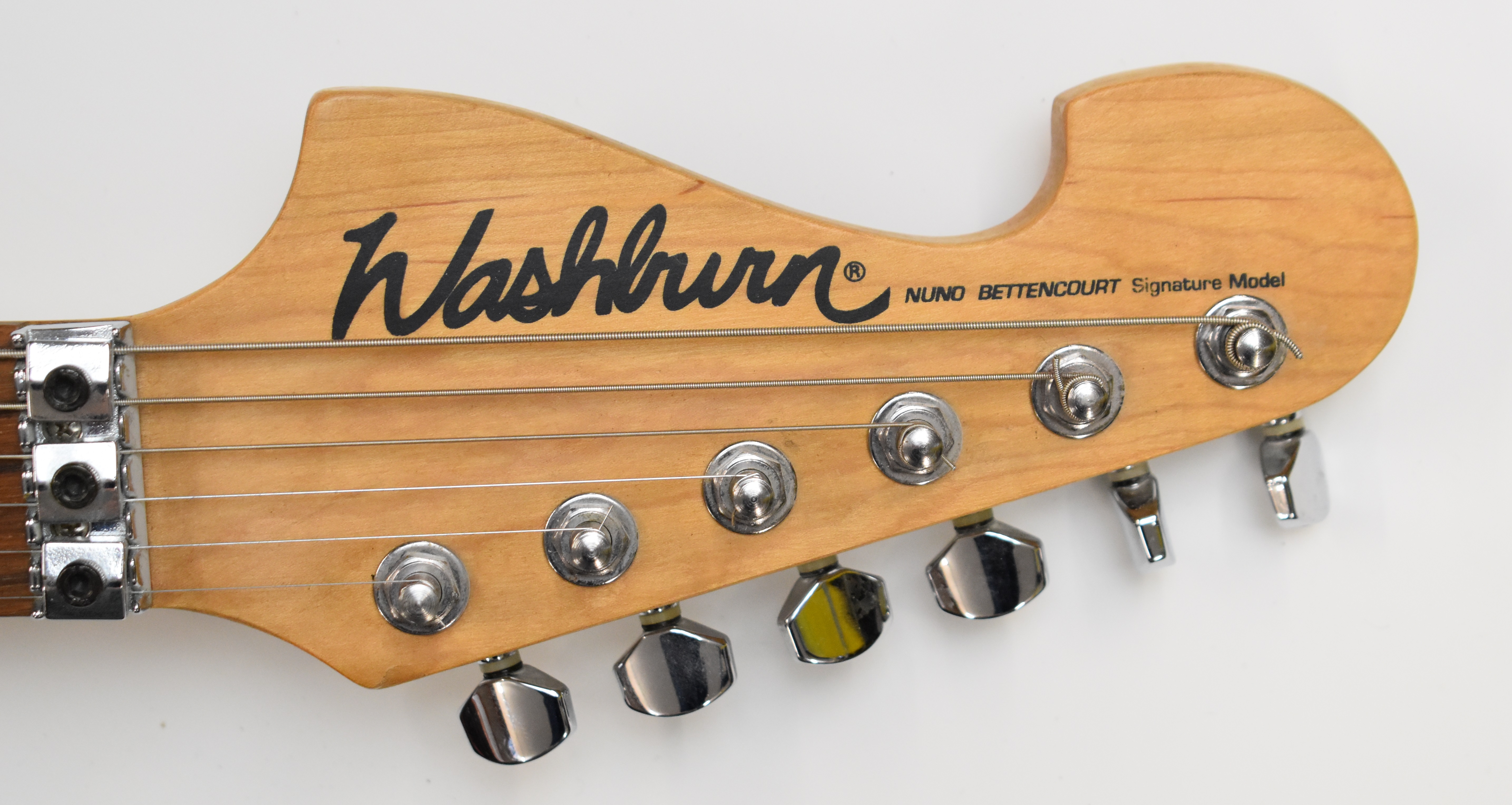 Washburn N2 Nuno Bettencourt Signature Model electric guitar with Floyd Rose tremolo, Bill - Image 3 of 8