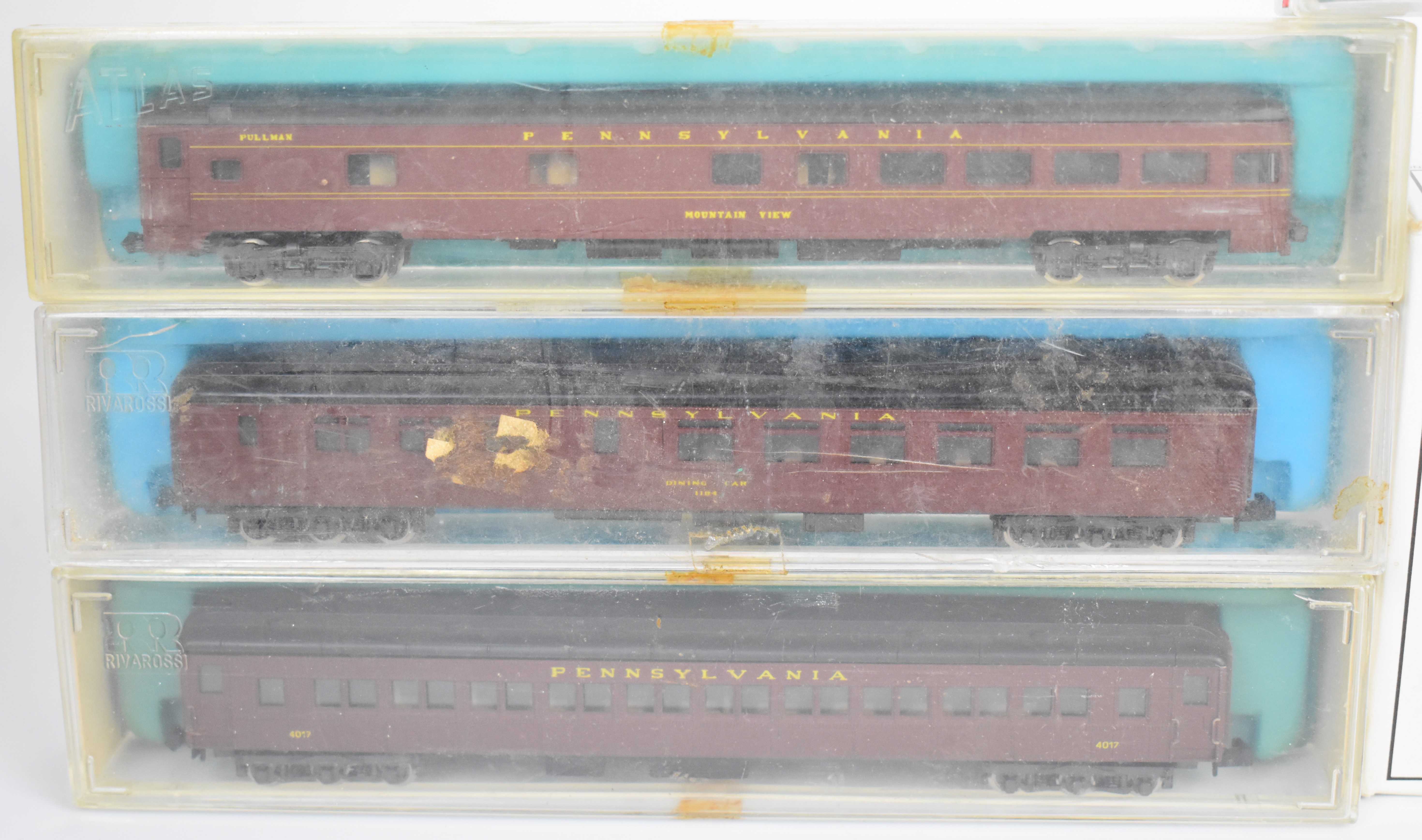 Bachmann N gauge EMD F9 Diesel Pennsylvania locomotive together with seven Atlas and Rivarossi - Image 2 of 4