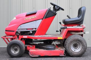 Countax Hydrostatic C600H 42 inch ride-on lawn mower with Briggs & Stratton petrol engine