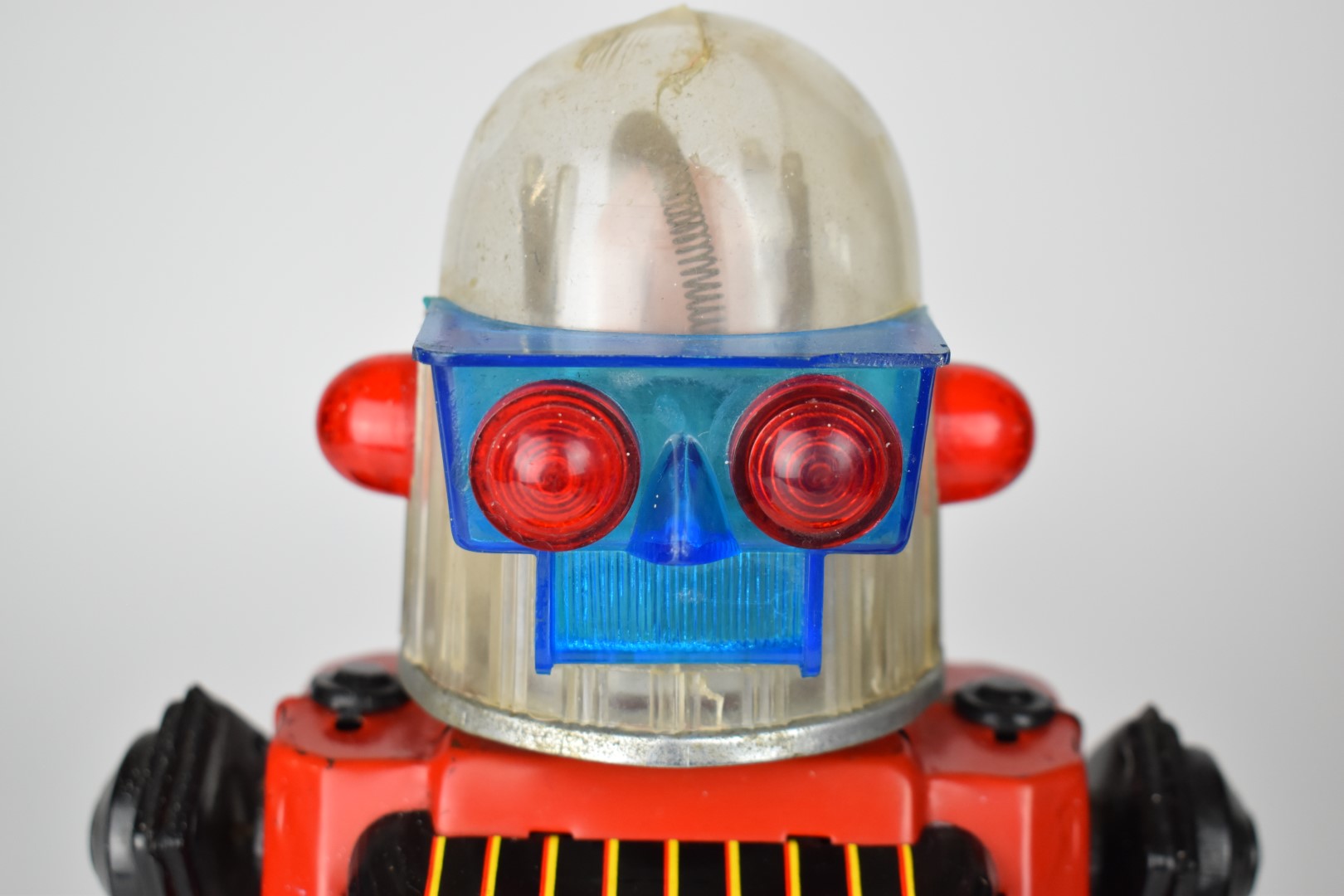 Japanese battery operated tinplate 'Cragstans Mr. Robot' by Yonezawa (Japan), height 28cm. - Image 6 of 7