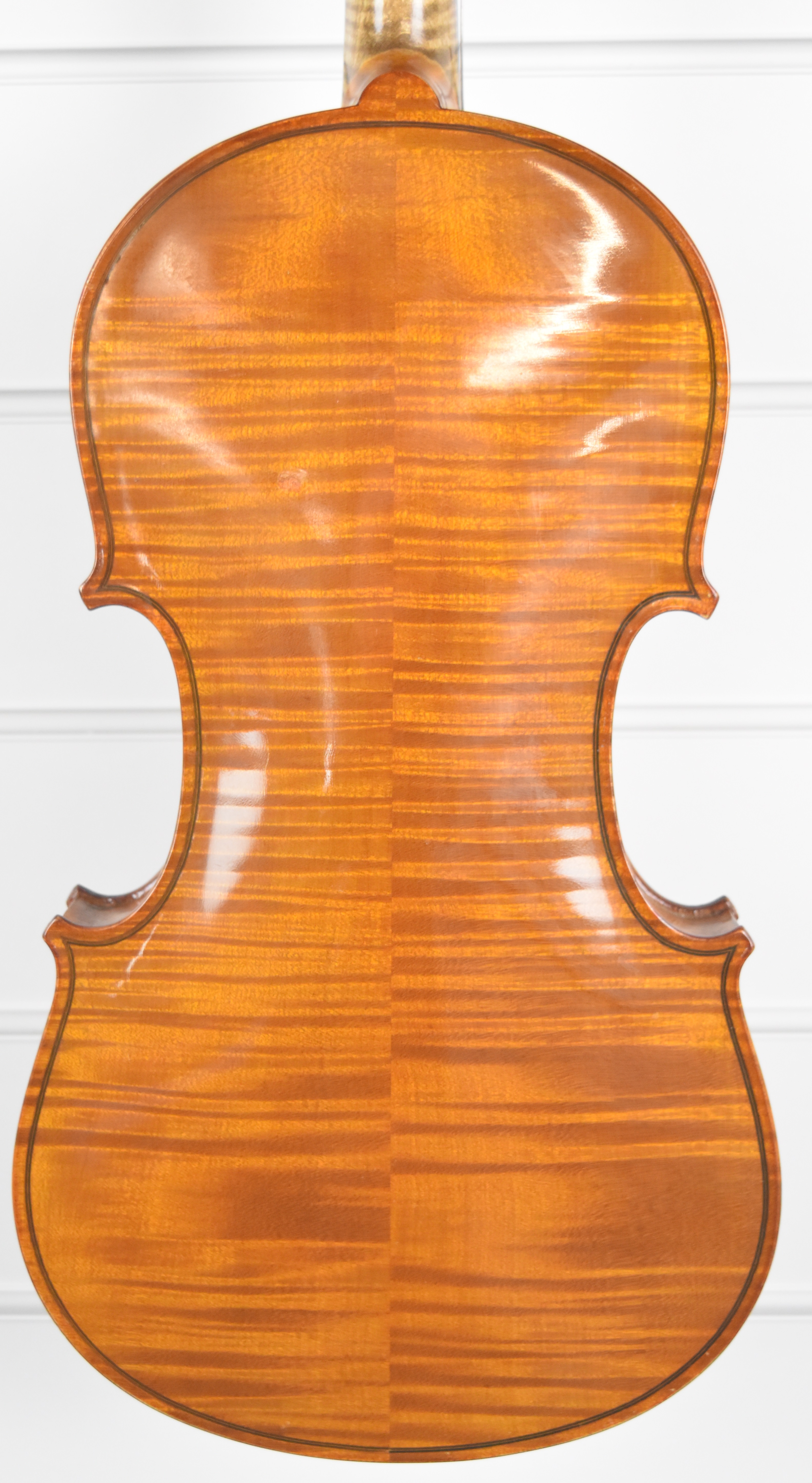 German 1920s two-piece back violin bearing the label Carl Meyer Voigtlandiches Fabrikat no 2006, - Image 7 of 9