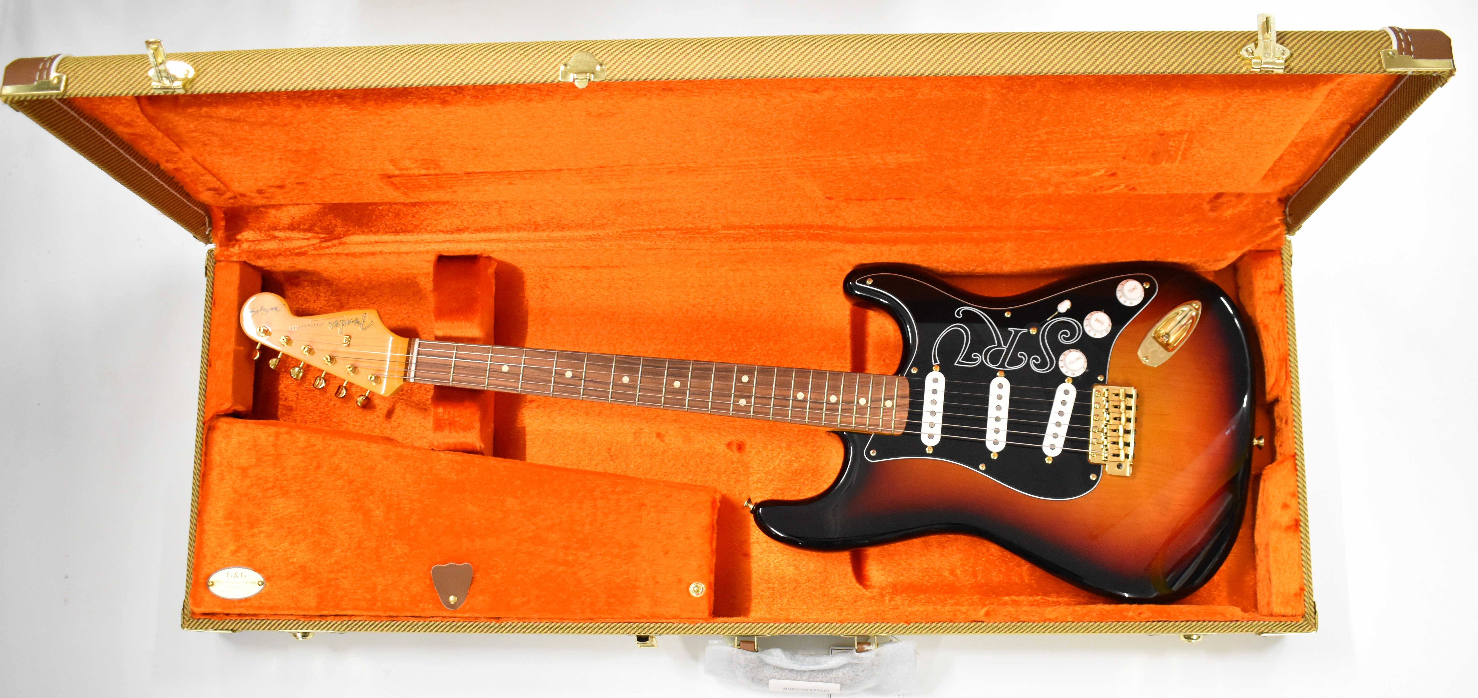 Fender Stevie Ray Vaughan SRV Signature Series Stratocaster electric guitar in 3 tone sunburst - Image 8 of 8