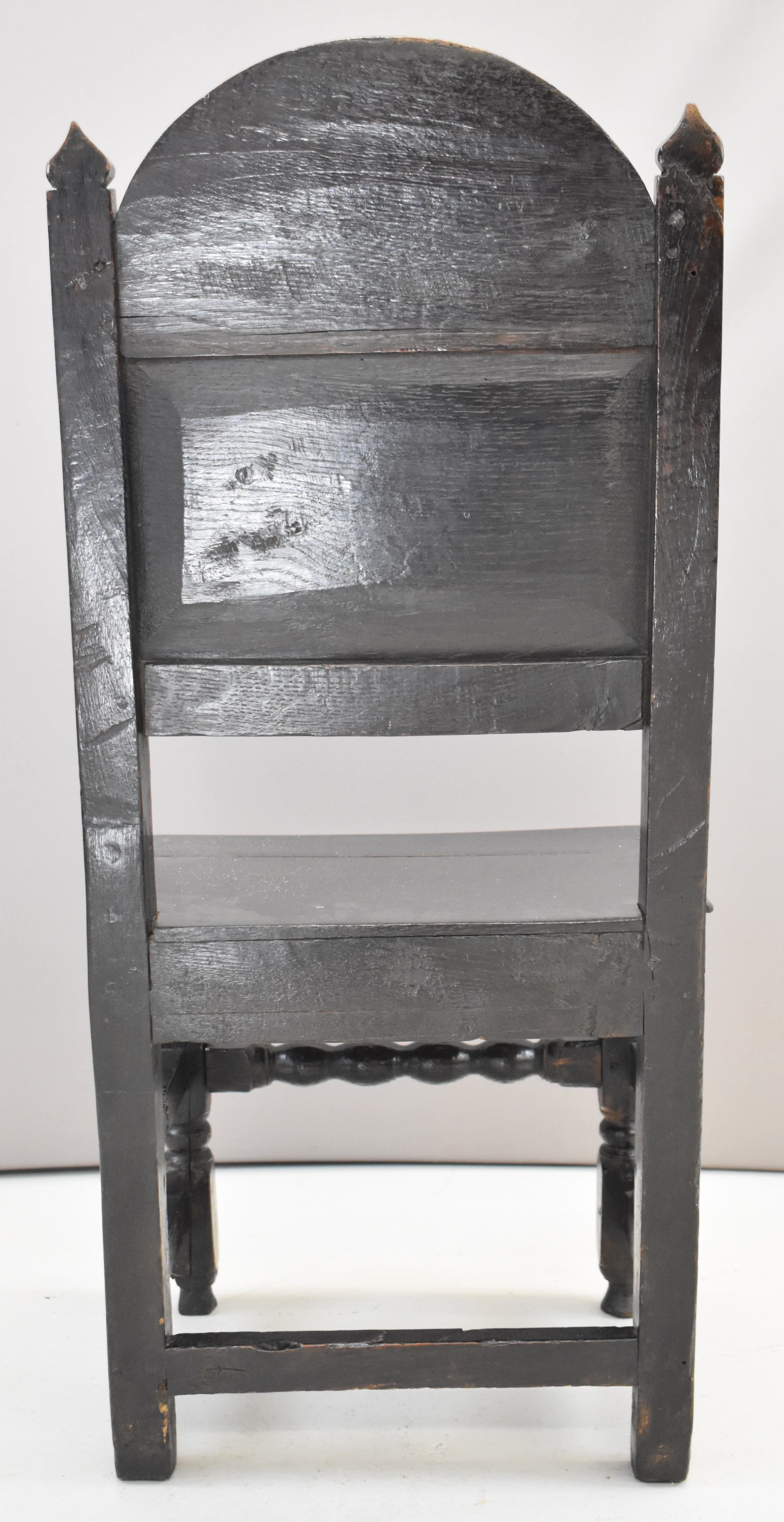 17th / 18thC carved oak peg jointed country chair with plank seat, bobbin strainer and turned - Image 4 of 6