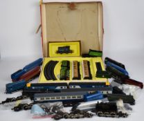 Tri-ang Hornby 00 gauge RS.608 Flying Scotsman Set together with a collection of mostly Hornby