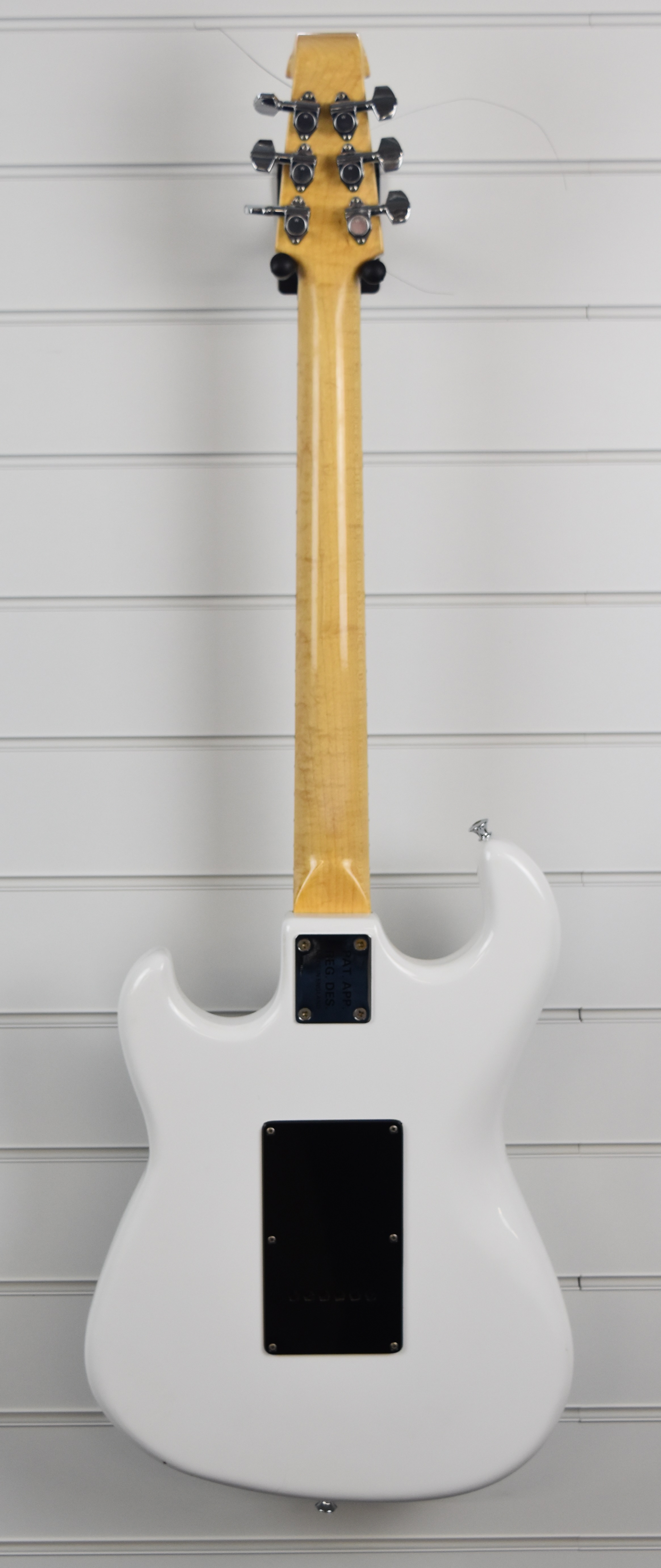 Burns solid body electric guitar in similar styling to the Marquee model, with 3 single coil - Image 4 of 6