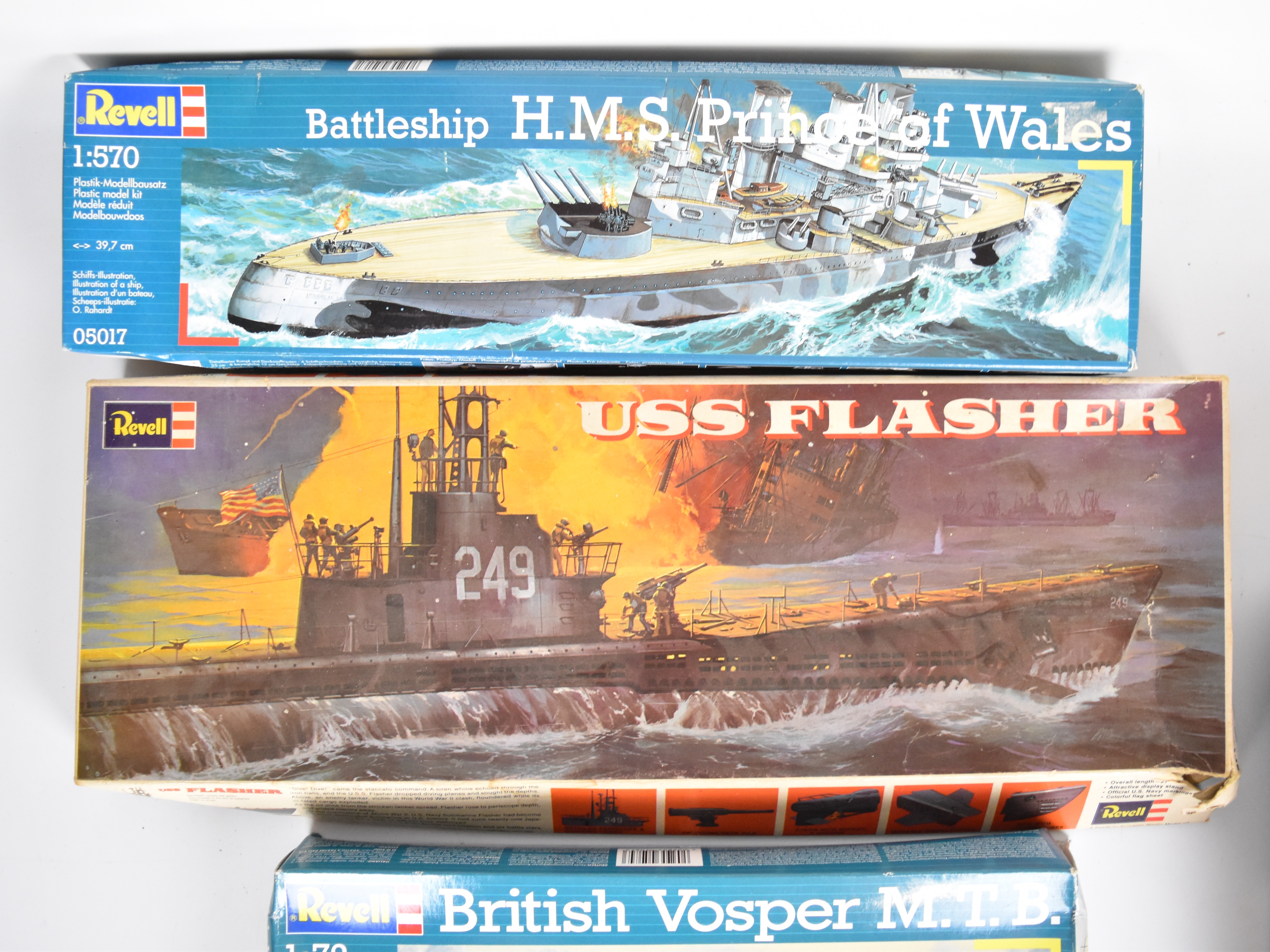 Six Revell 1:72 and 1:570 scale plastic model military ships, boats and submarines to include - Image 4 of 4