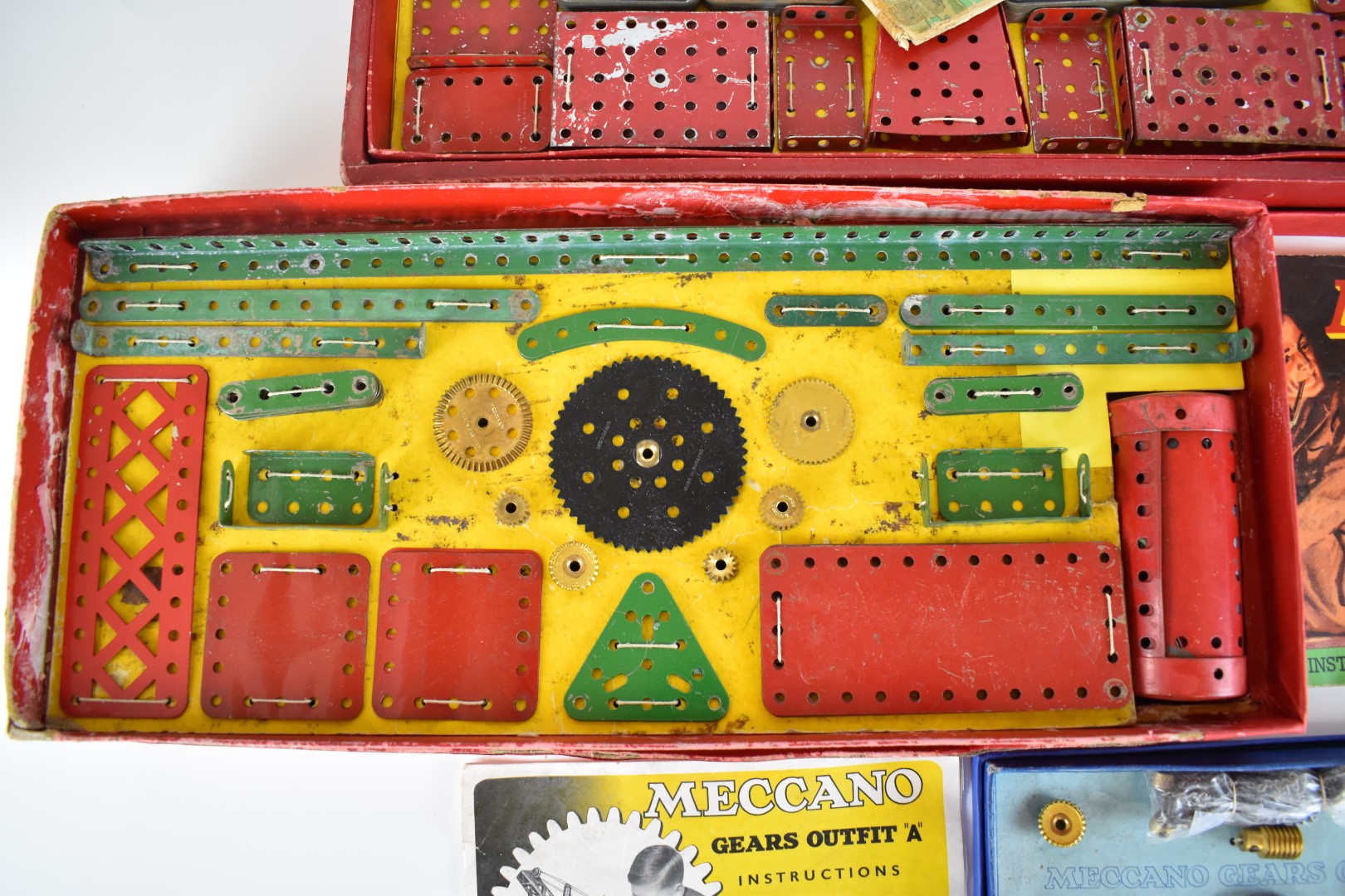 Three Meccano sets comprising numbers 8, 8A and Gears Outfit A, all appear complete and boxed with - Image 3 of 4