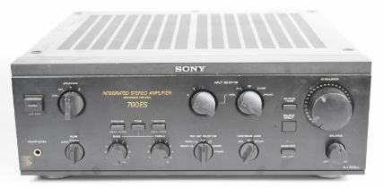 Sony 700ES Integrated Stereo Amplifier, Spontaneous Twin Drive, TA-F700ES, made in Japan.