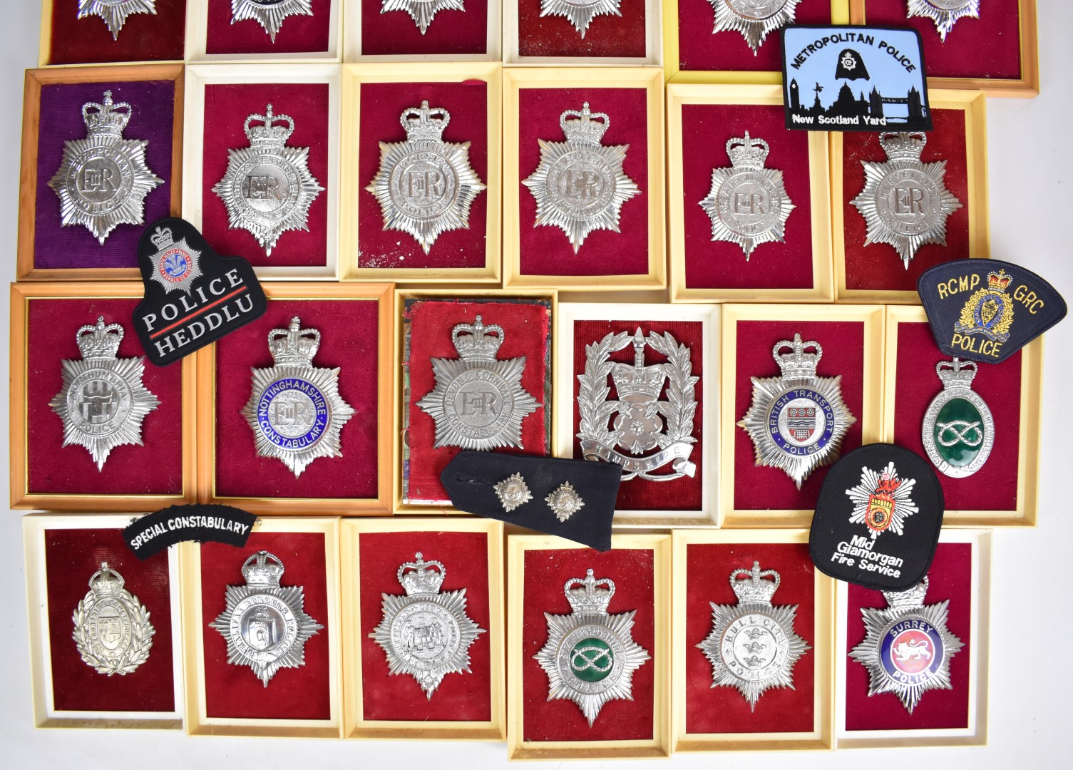 Approximately 250 Police badges, helmet plates and cloth insignia including Royal Ulster - Image 3 of 8