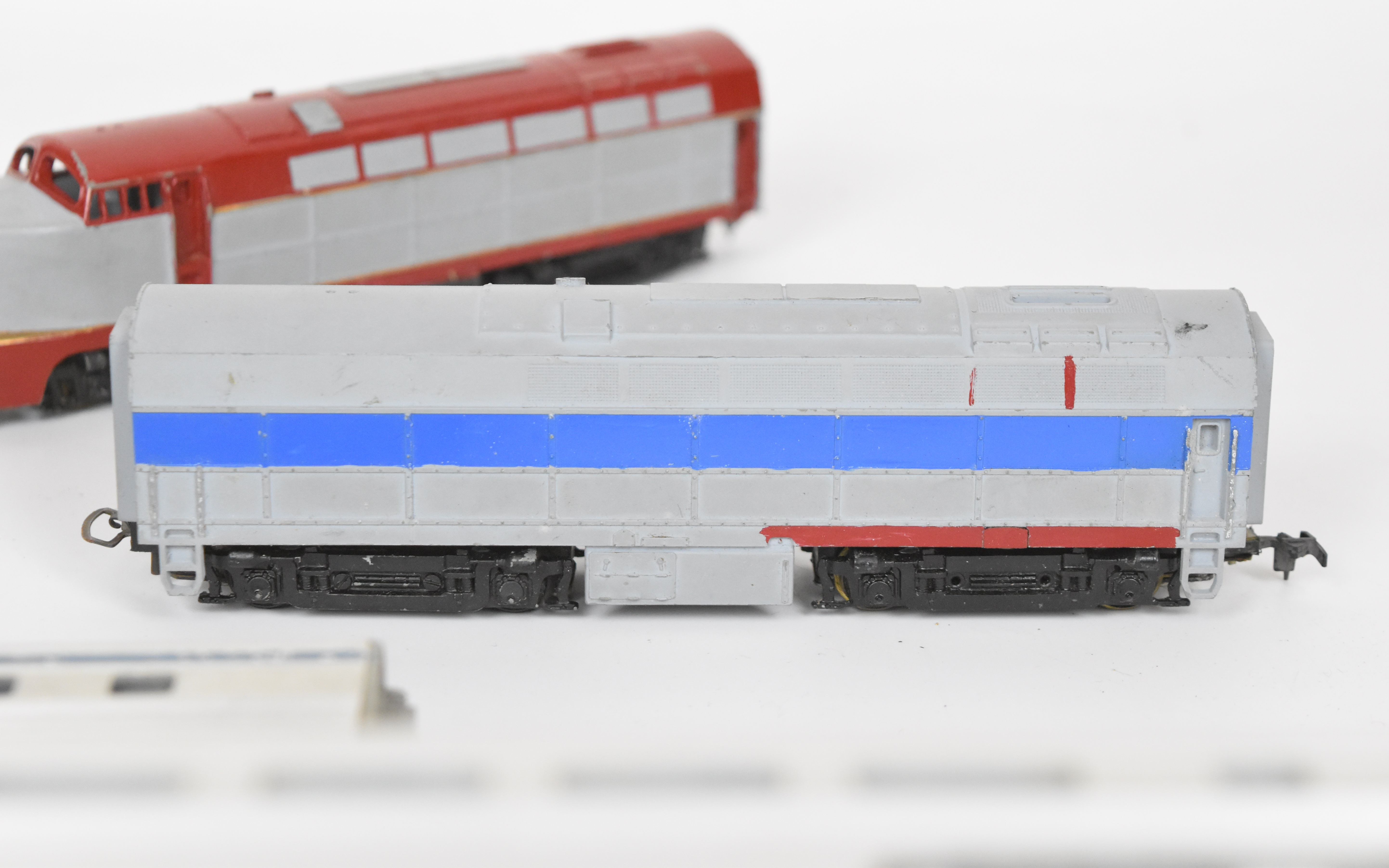 Mantua H0 gauge American diesel locomotive Kit No. 215 'A' Unit and Kit No. 219 Dummy 'B' Unit - Image 3 of 3