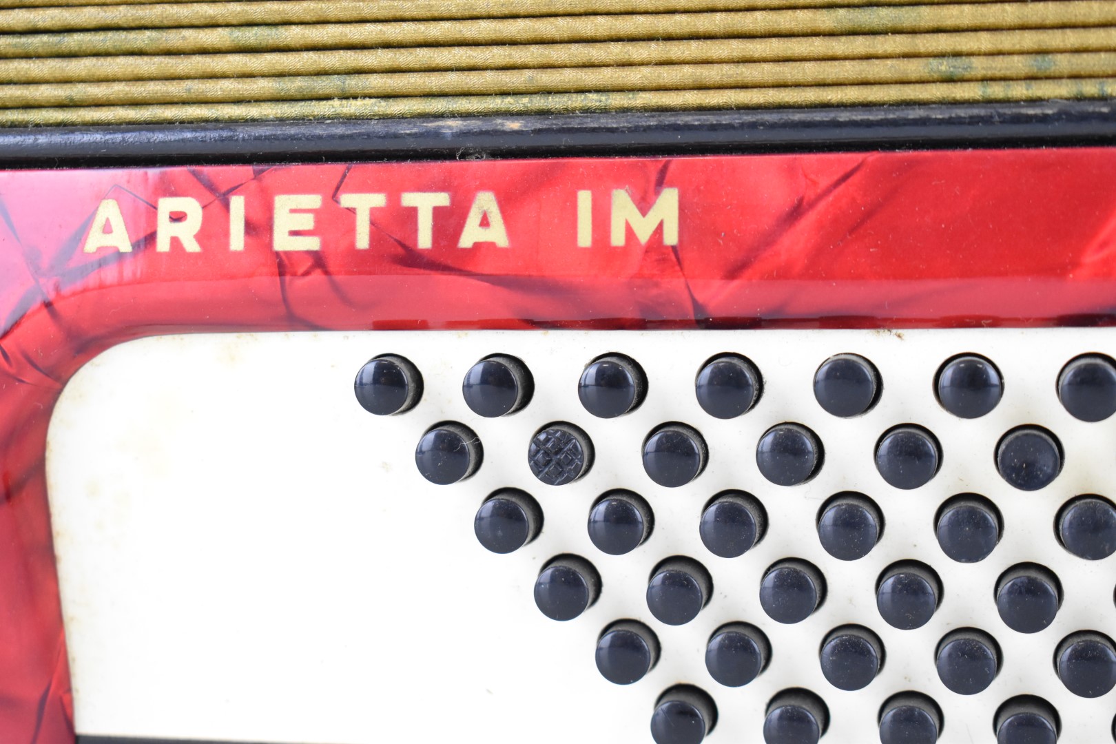 Hohner Arietta IM 36 key piano accordion in red and gold, with leather strap and hard carry case. - Image 3 of 9