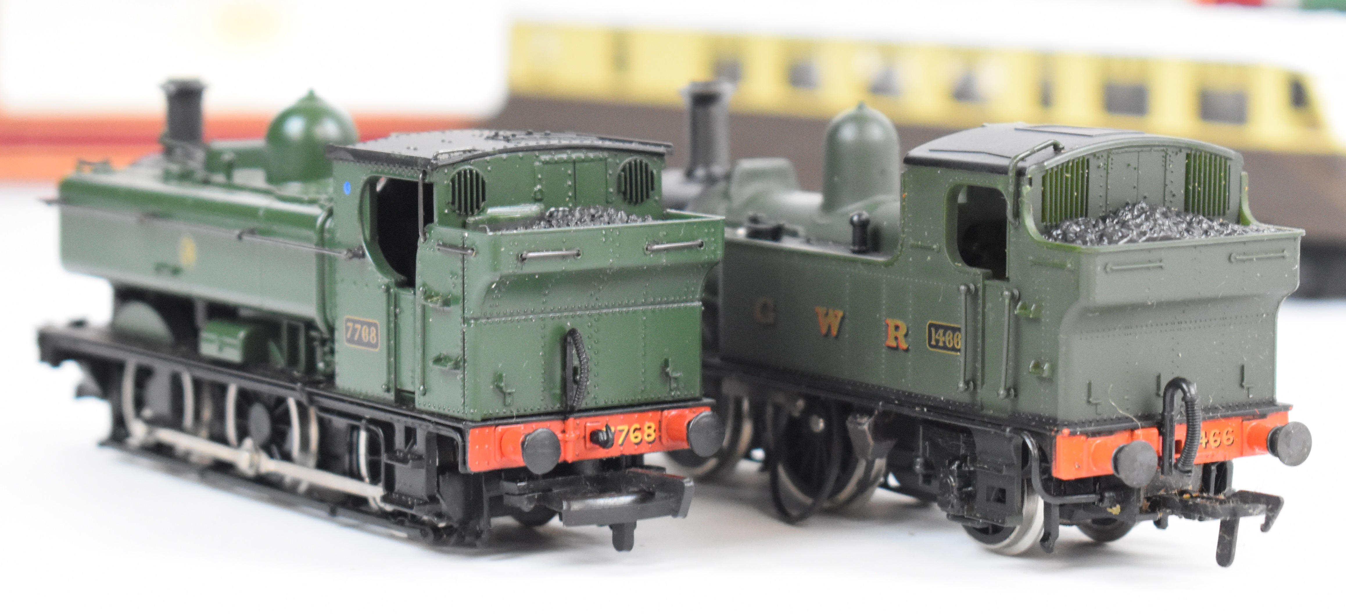 Five 00 gauge model railway locomotives by Airfix, Lima and similar to include GWR 0-4-2 1400 Tank - Image 4 of 7