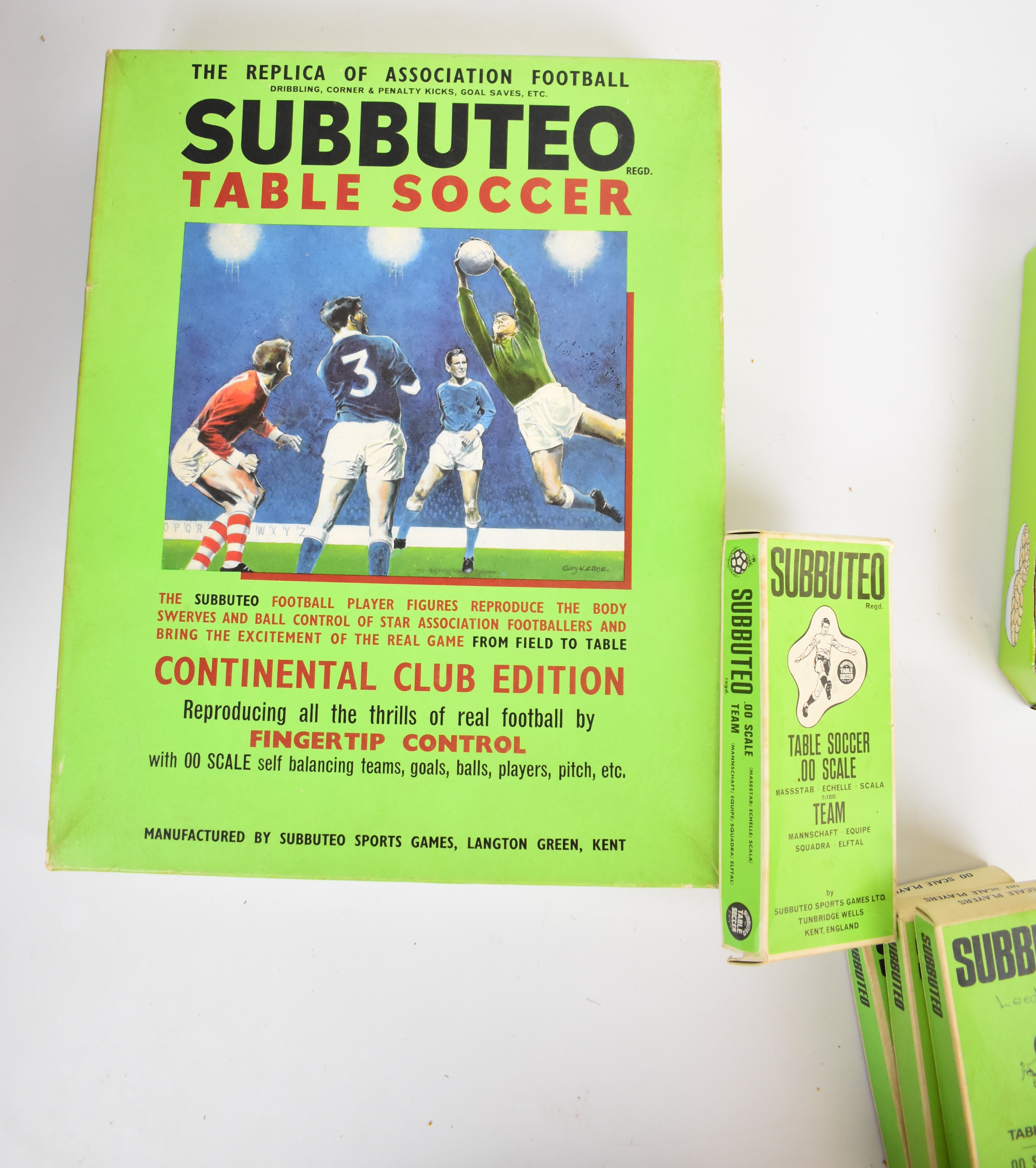 A collection of vintage Subbuteo comprising Club Edition main set, four extra teams and accessories, - Image 5 of 5