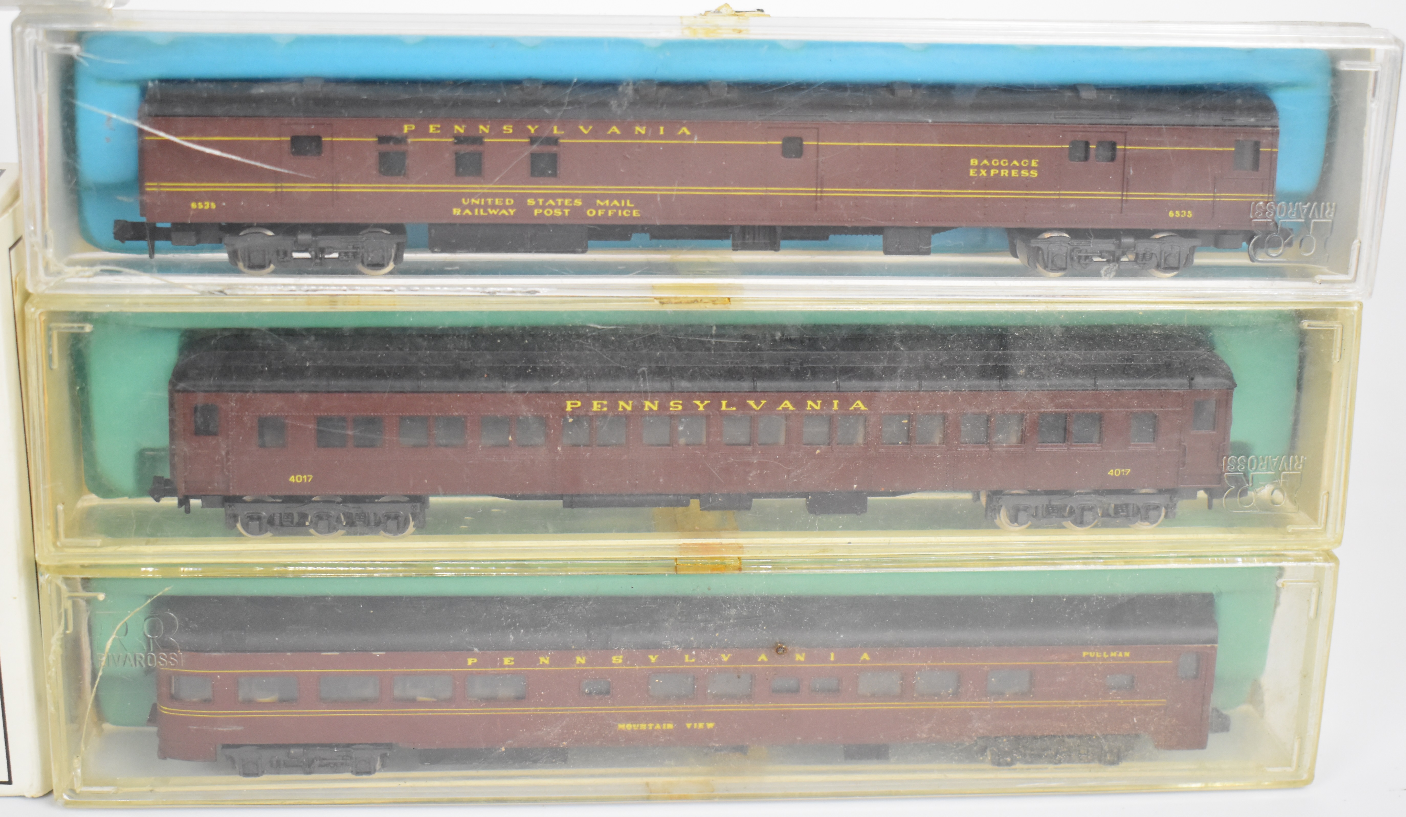 Bachmann N gauge EMD F9 Diesel Pennsylvania locomotive together with seven Atlas and Rivarossi - Image 4 of 4