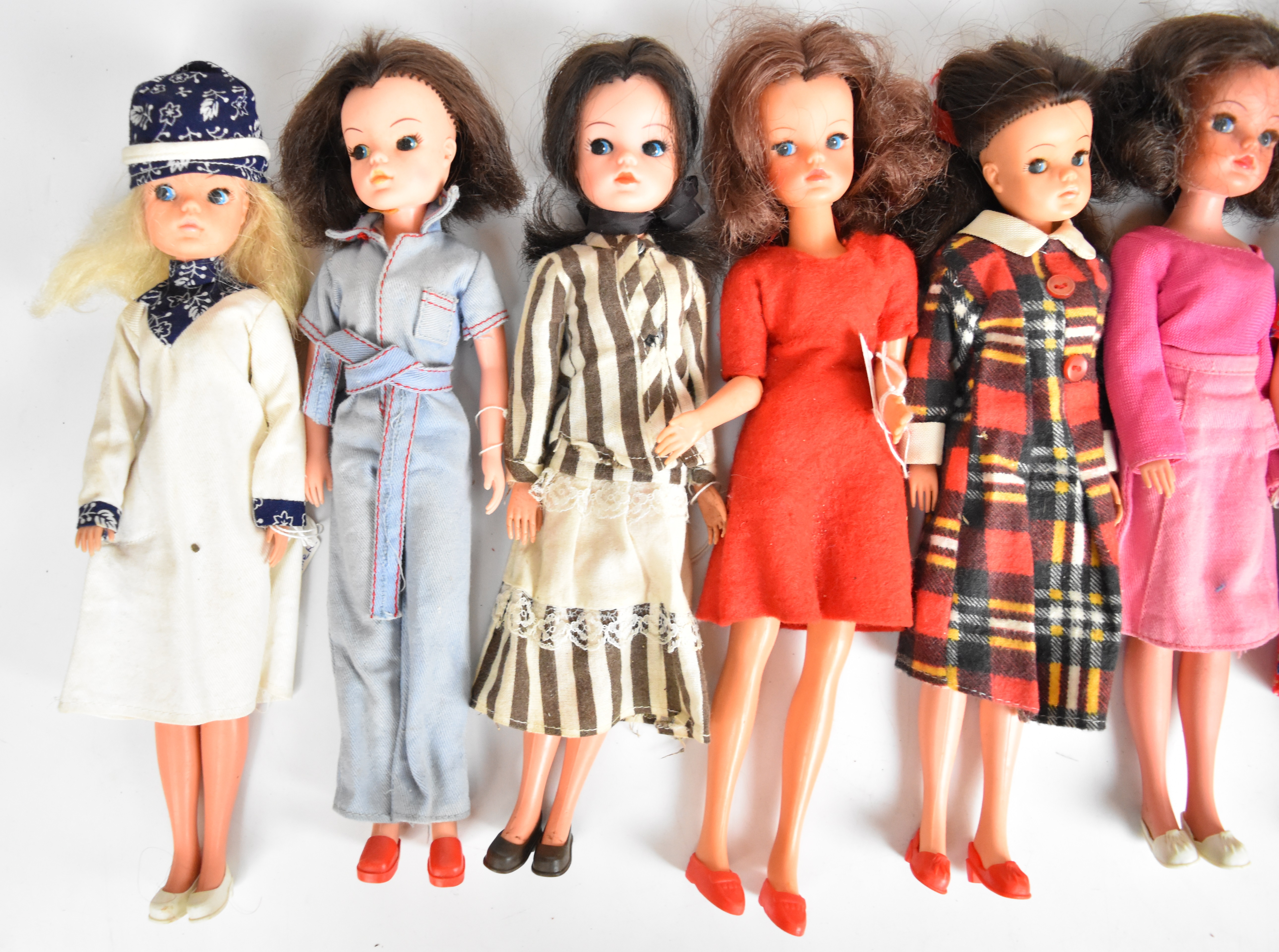 Ten vintage Sindy dolls by Pedigree dressed in original 1970's outfits. - Image 4 of 4