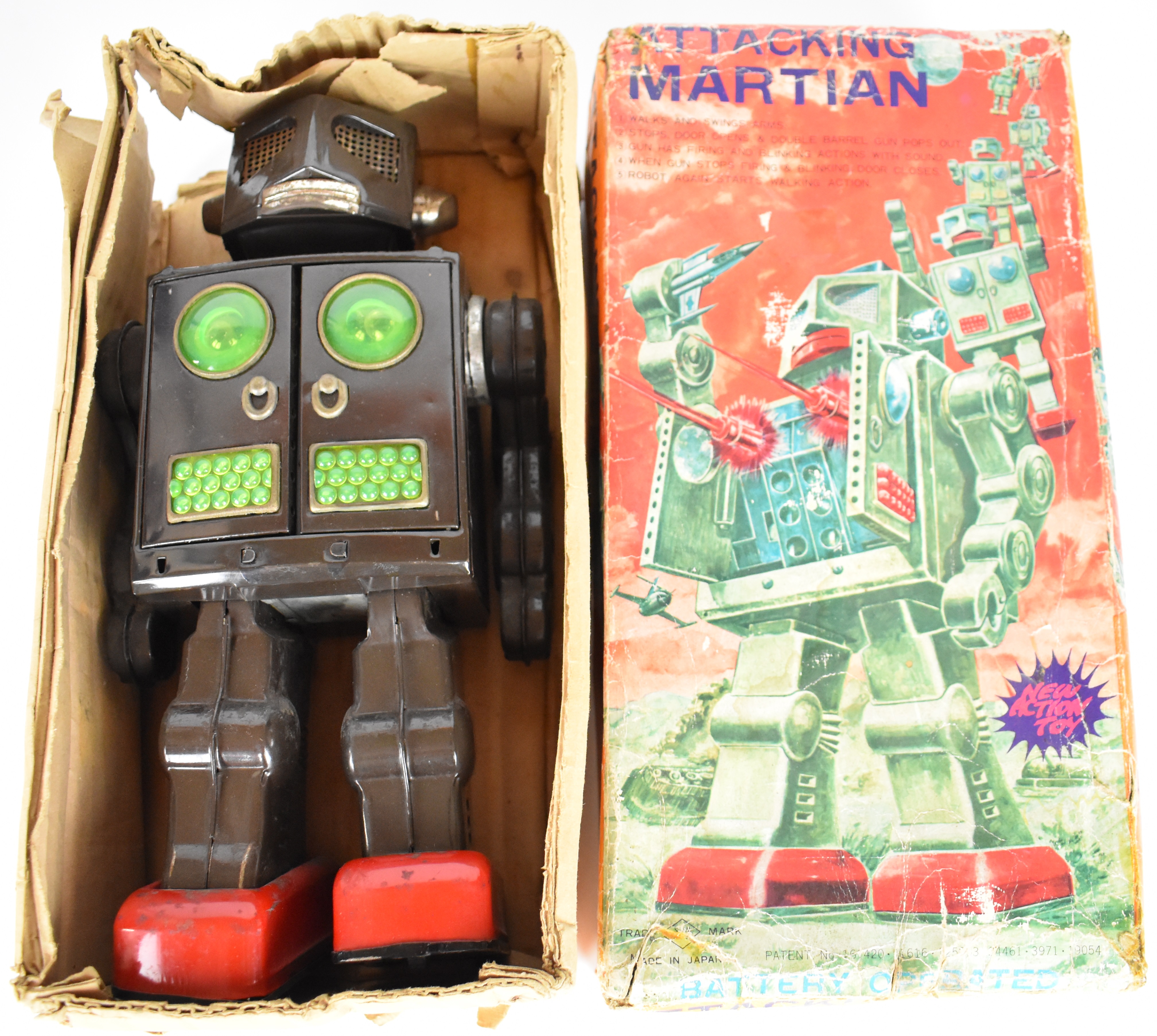 Japanese battery operated tinplate 'Attacking Martian' robot by Horikawa (SH Toys), height 28cm, - Image 11 of 11